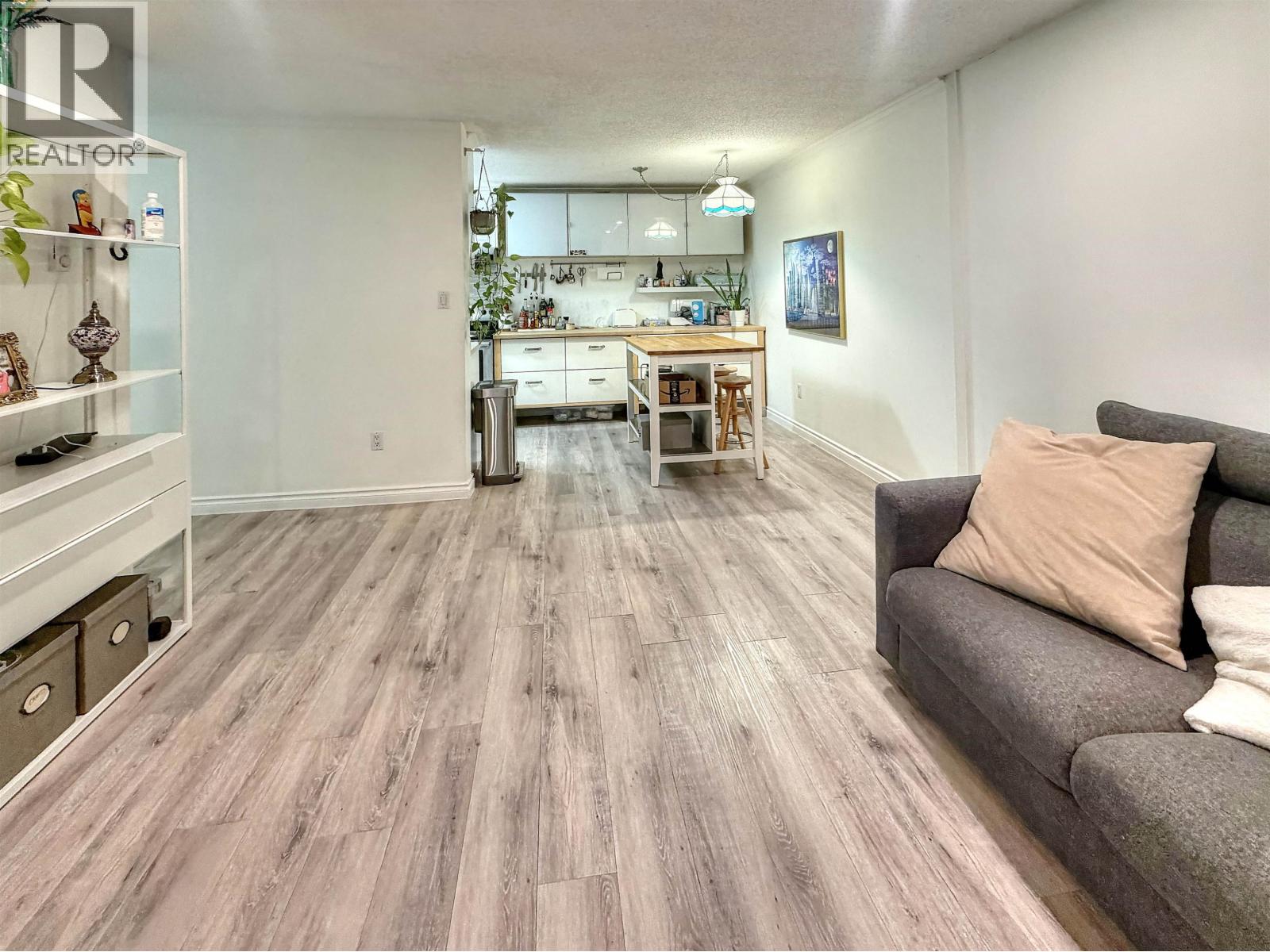 218 9857 Manchester Drive, Burnaby, British Columbia  V3N 4P5 - Photo 3 - R3055511