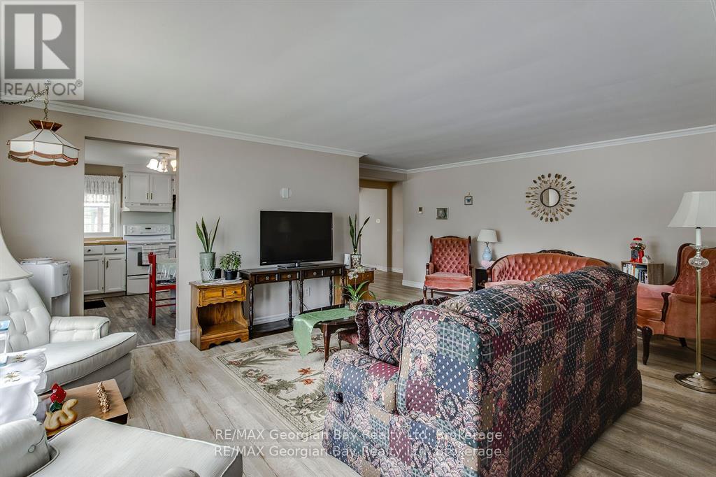 586 Dominion Avenue, Midland, Ontario  L4R 1R3 - Photo 5 - S12447186