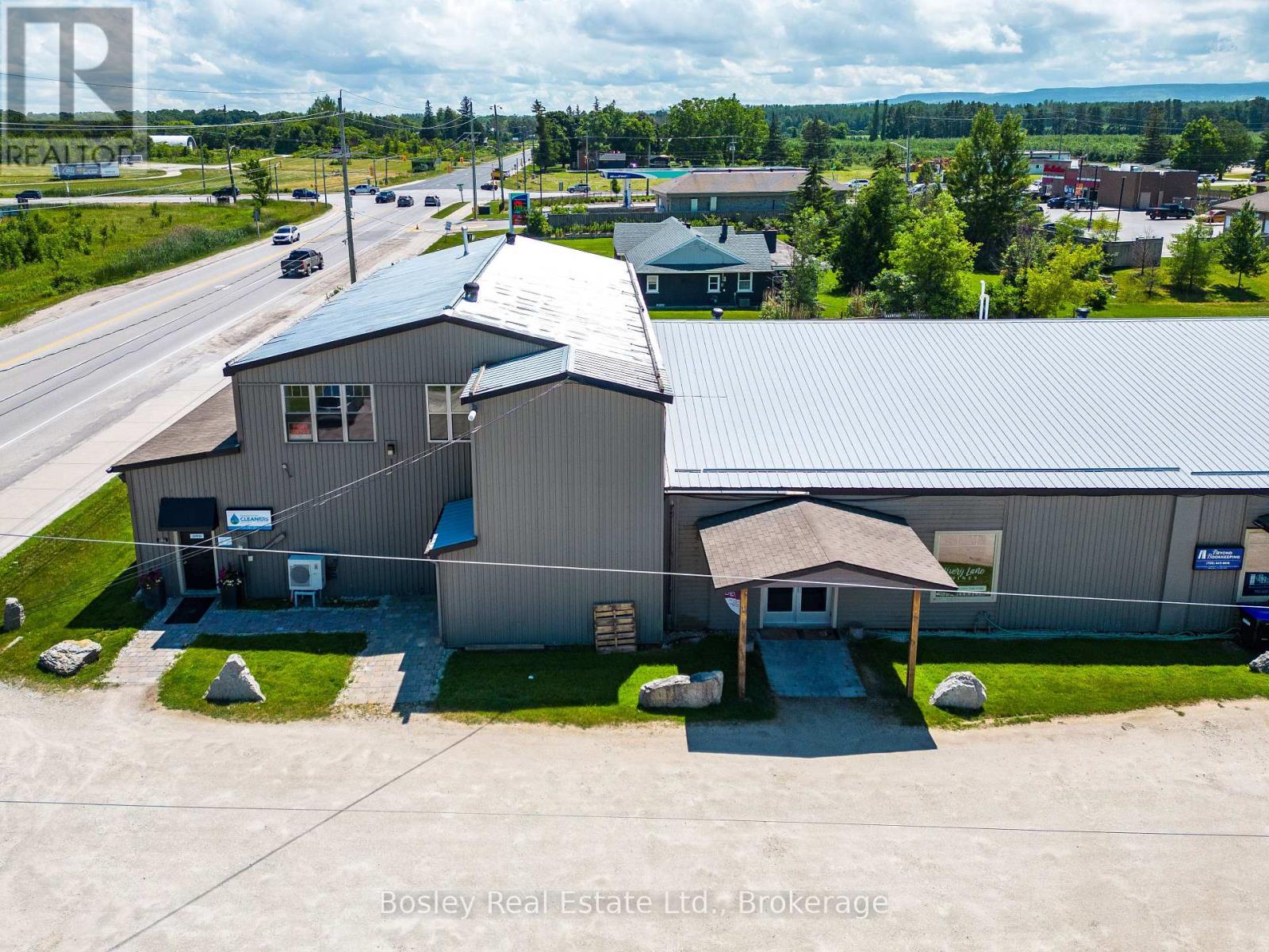 864 Hurontario Street, Collingwood, Ontario  L9Y 0G7 - Photo 15 - S12447200