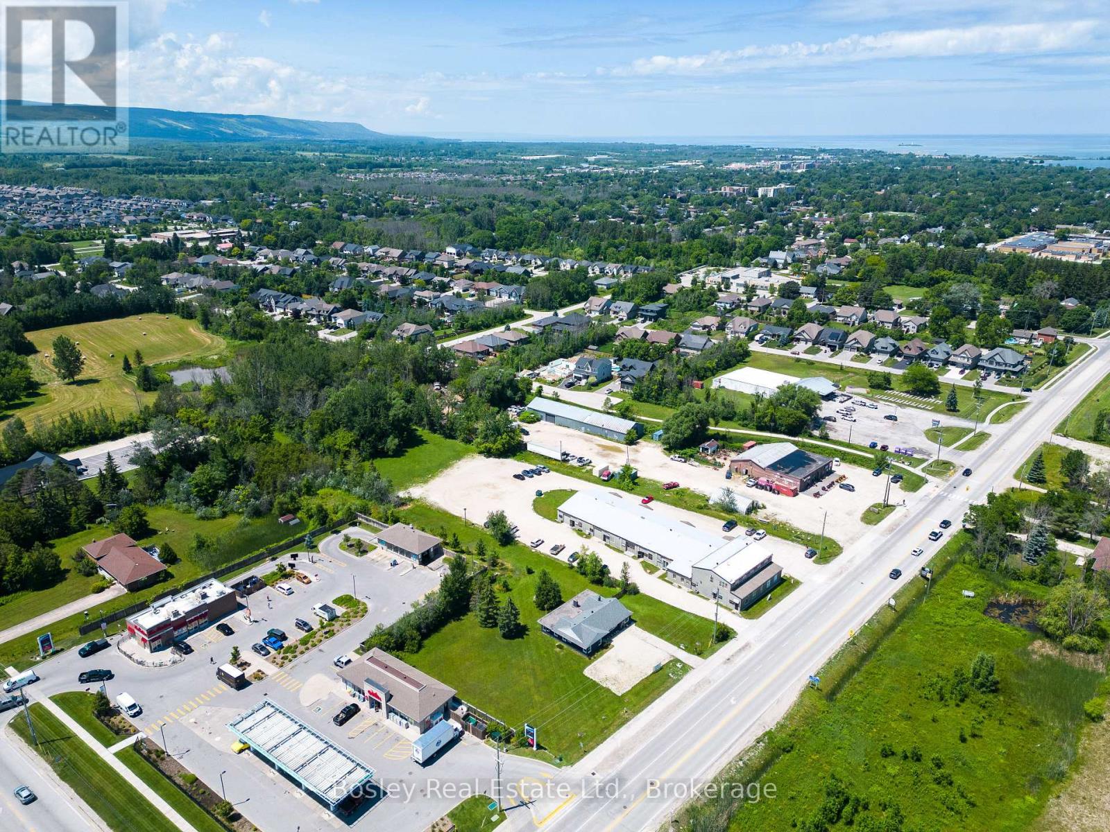 864 Hurontario Street, Collingwood, Ontario  L9Y 0G7 - Photo 3 - S12447200