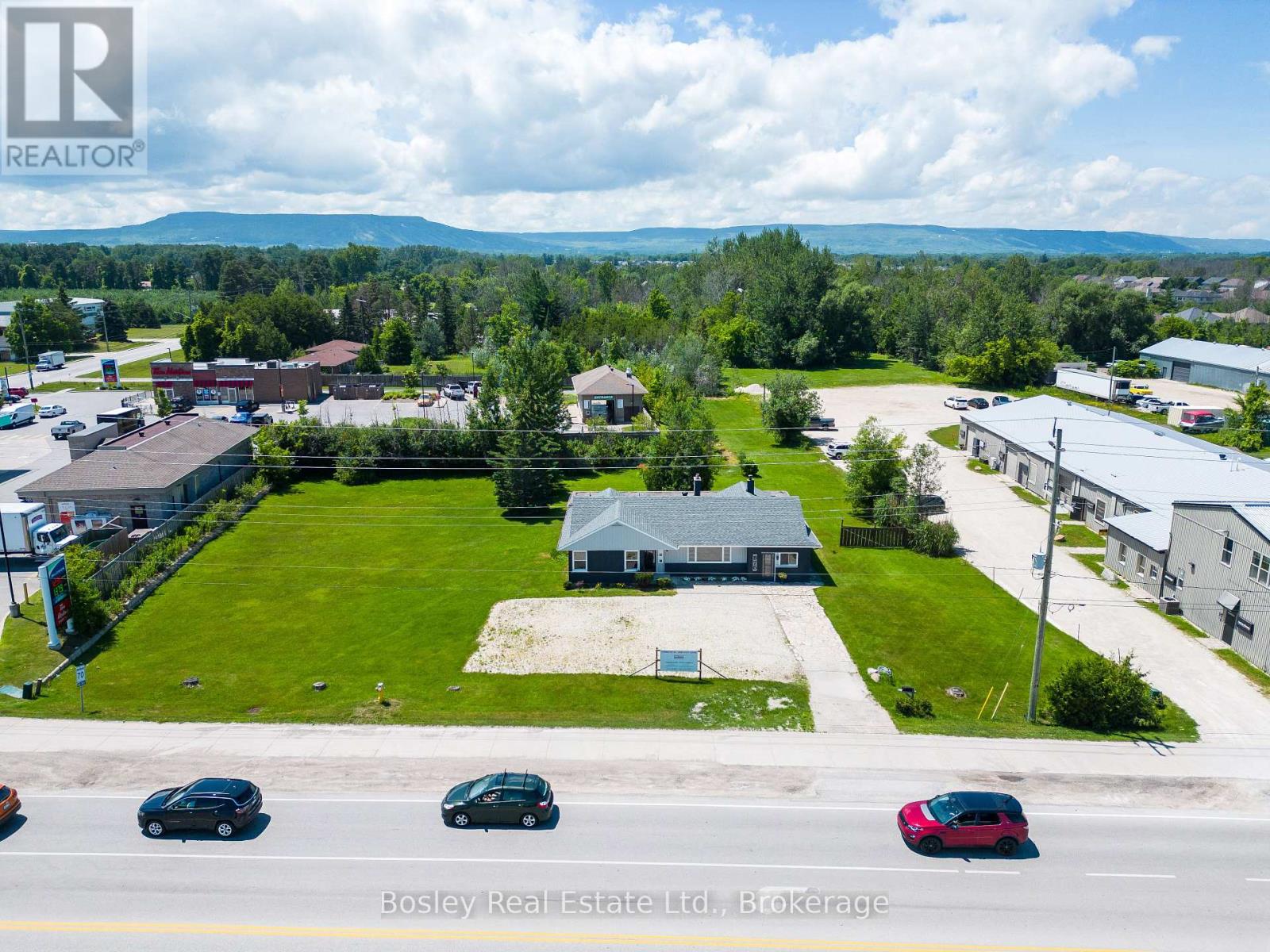864 Hurontario Street, Collingwood, Ontario  L9Y 0G7 - Photo 8 - S12447200