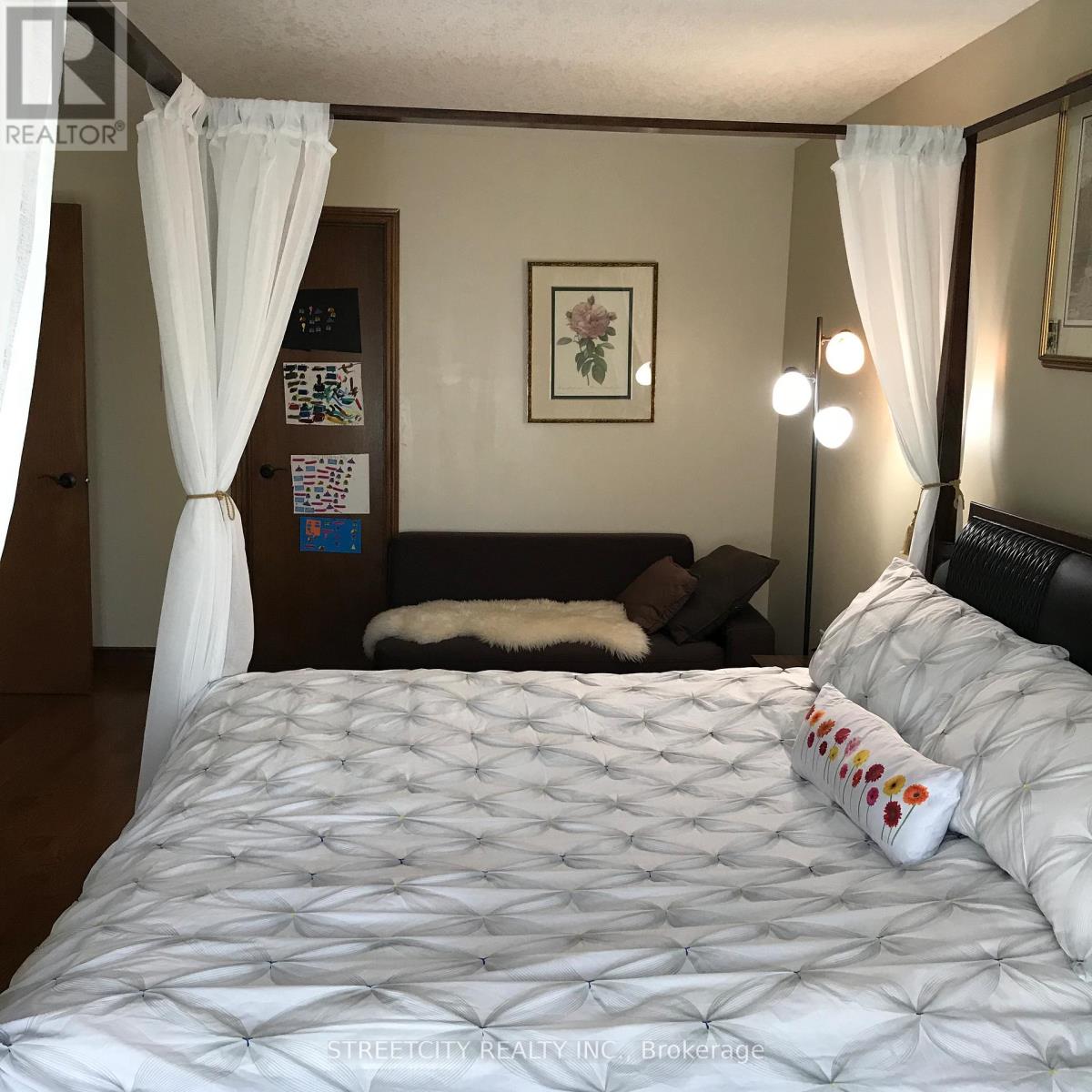 66 St Bees Close, London North (North A), Ontario  N6G 4C2 - Photo 10 - X12447167