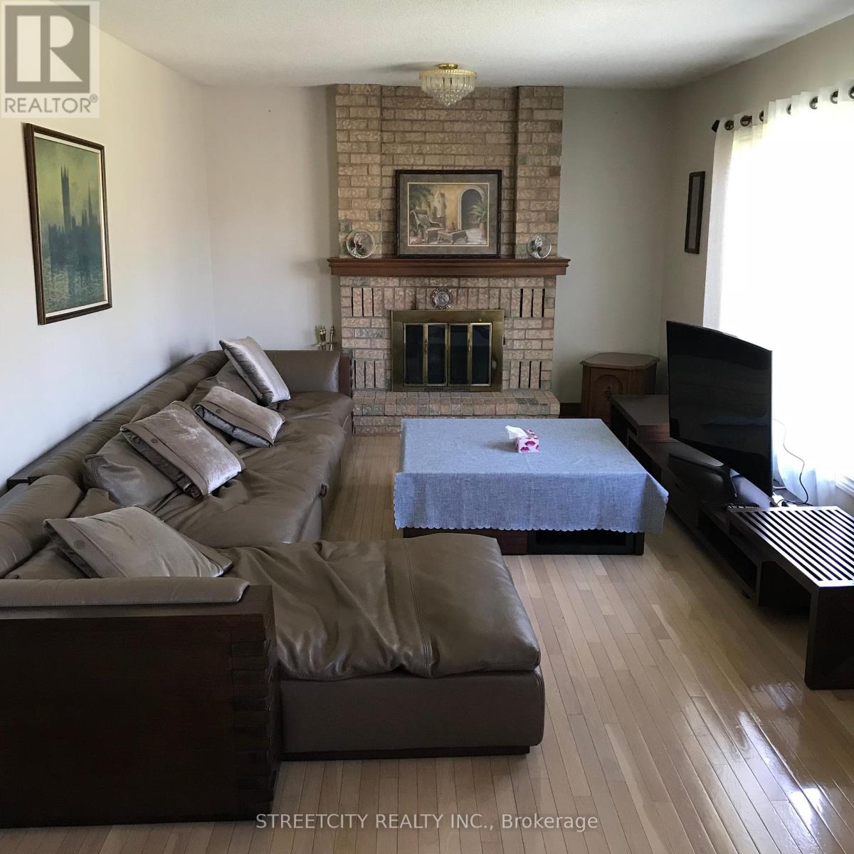 66 St Bees Close, London North (North A), Ontario  N6G 4C2 - Photo 3 - X12447167