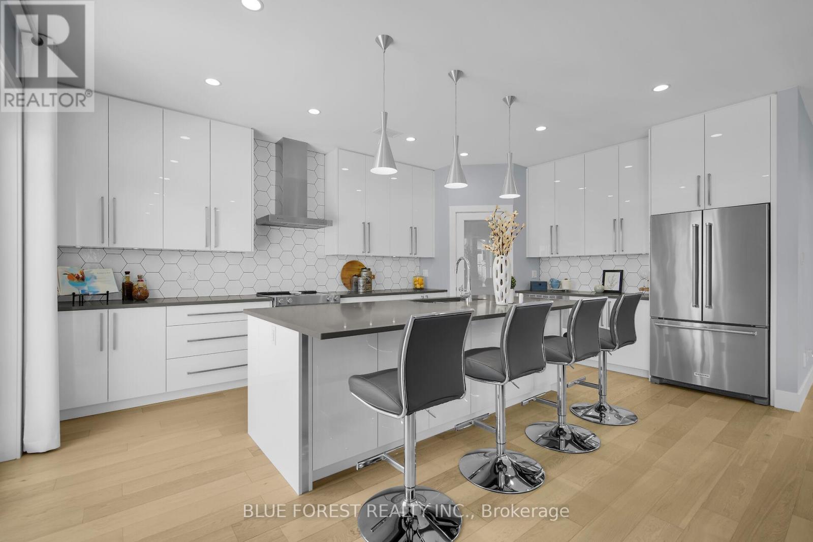 2190 Bakervilla Street, London South (South V), Ontario  N6P 0E5 - Photo 13 - X12447231