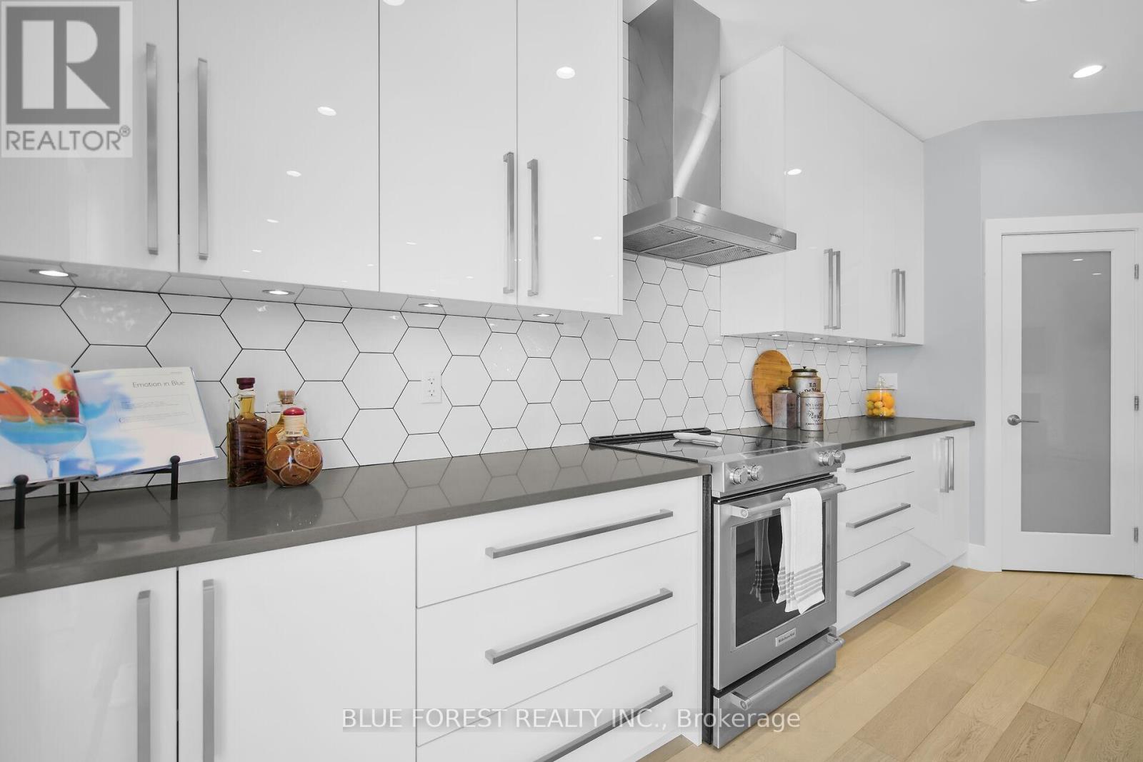 2190 Bakervilla Street, London South (South V), Ontario  N6P 0E5 - Photo 15 - X12447231