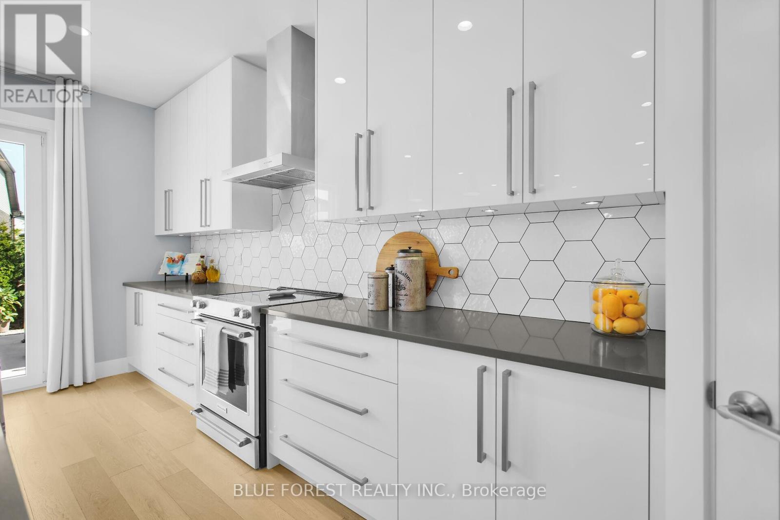 2190 Bakervilla Street, London South (South V), Ontario  N6P 0E5 - Photo 16 - X12447231