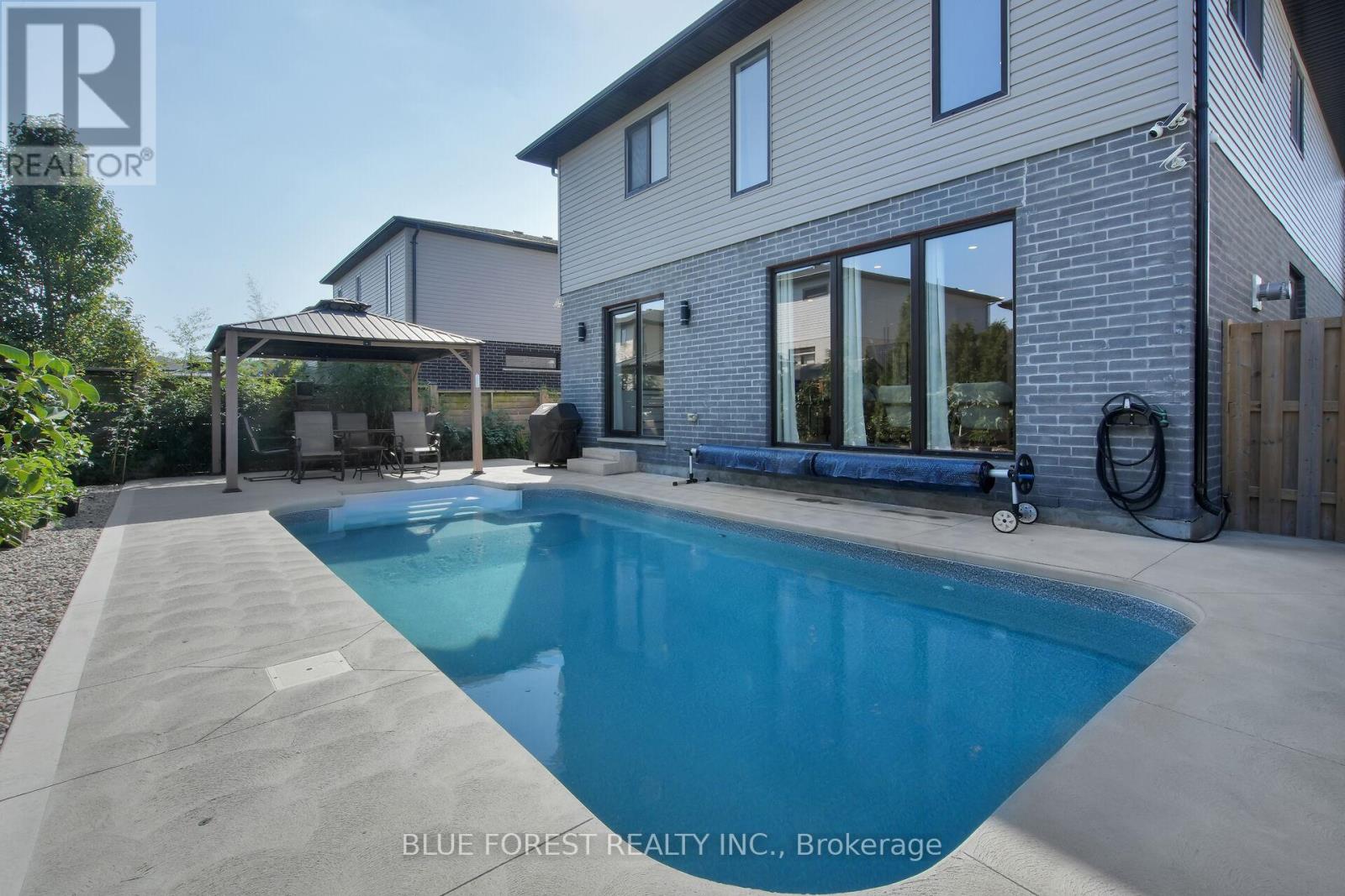 2190 Bakervilla Street, London South (South V), Ontario  N6P 0E5 - Photo 43 - X12447231