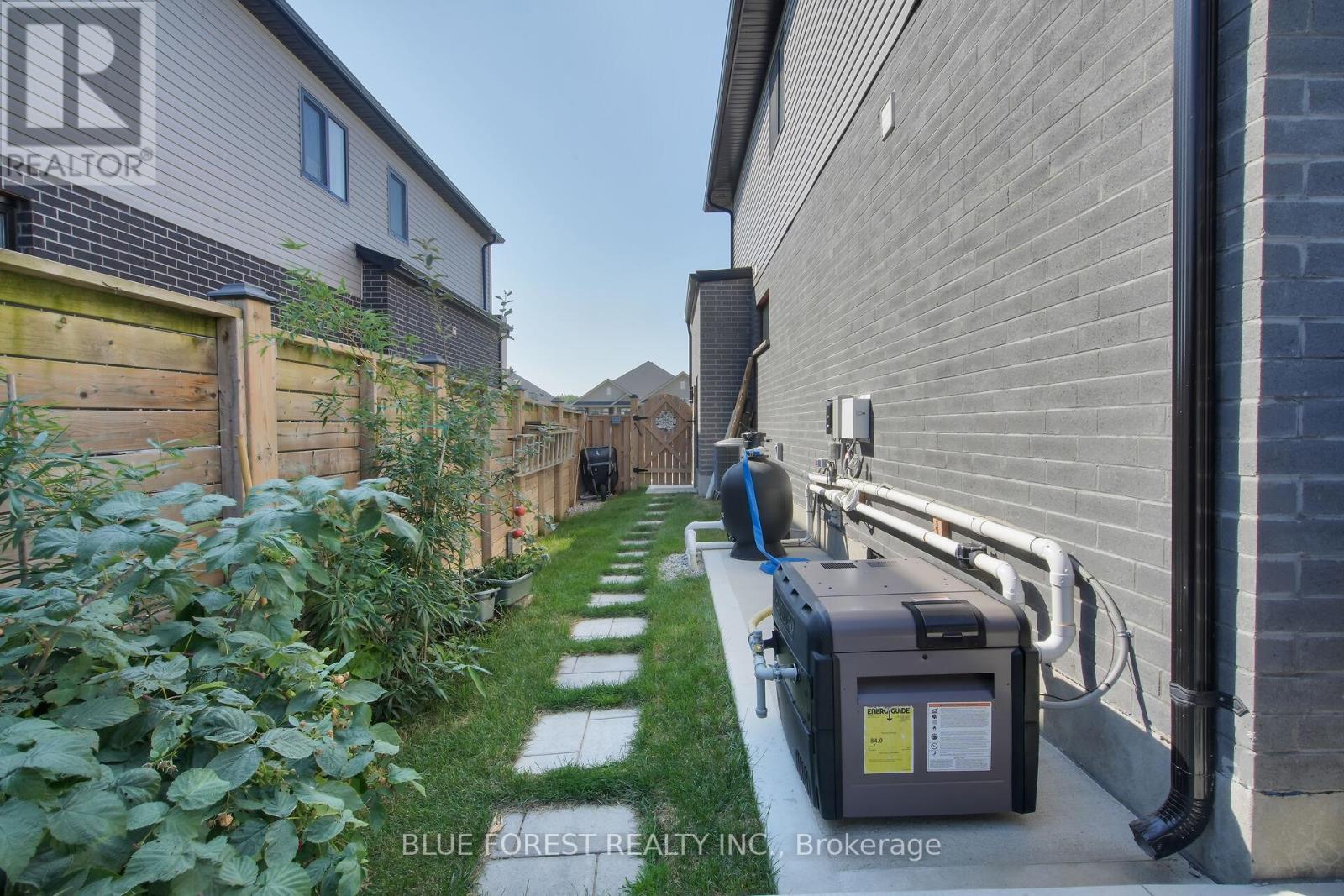 2190 Bakervilla Street, London South (South V), Ontario  N6P 0E5 - Photo 45 - X12447231