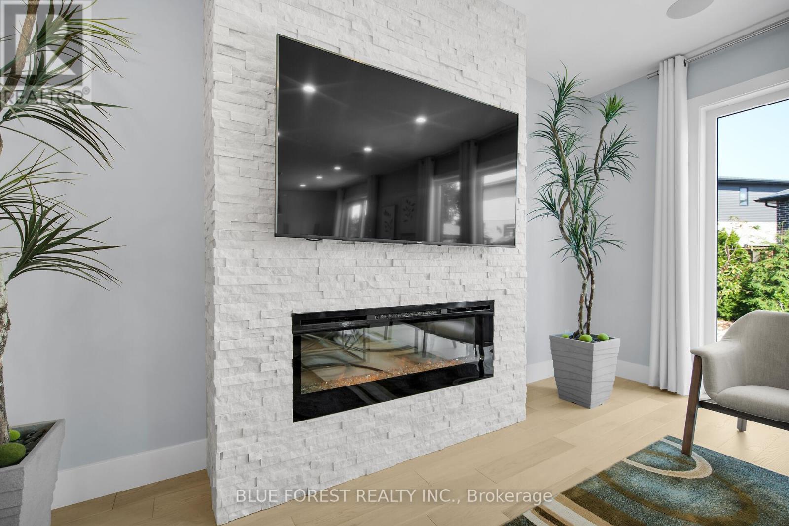 2190 Bakervilla Street, London South (South V), Ontario  N6P 0E5 - Photo 9 - X12447231
