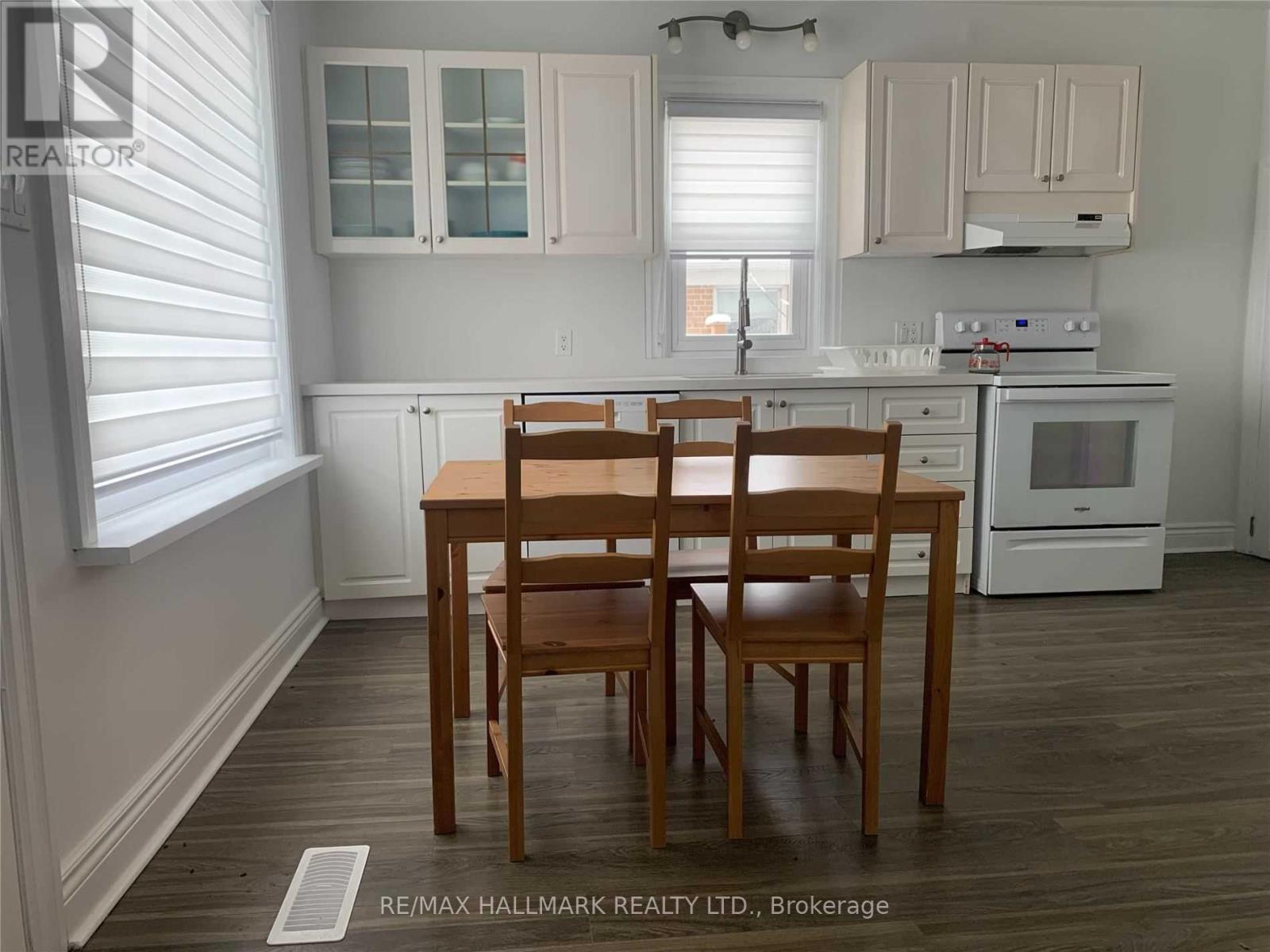 15 Patricia Avenue, Toronto, Ontario  M2M 1H9 - Photo 3 - C12446988