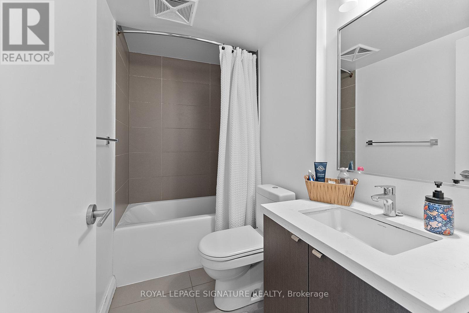 1013 - 155 Yorkville Avenue, Toronto (Annex), Ontario  M5R 0B4 - Photo 13 - C12446991