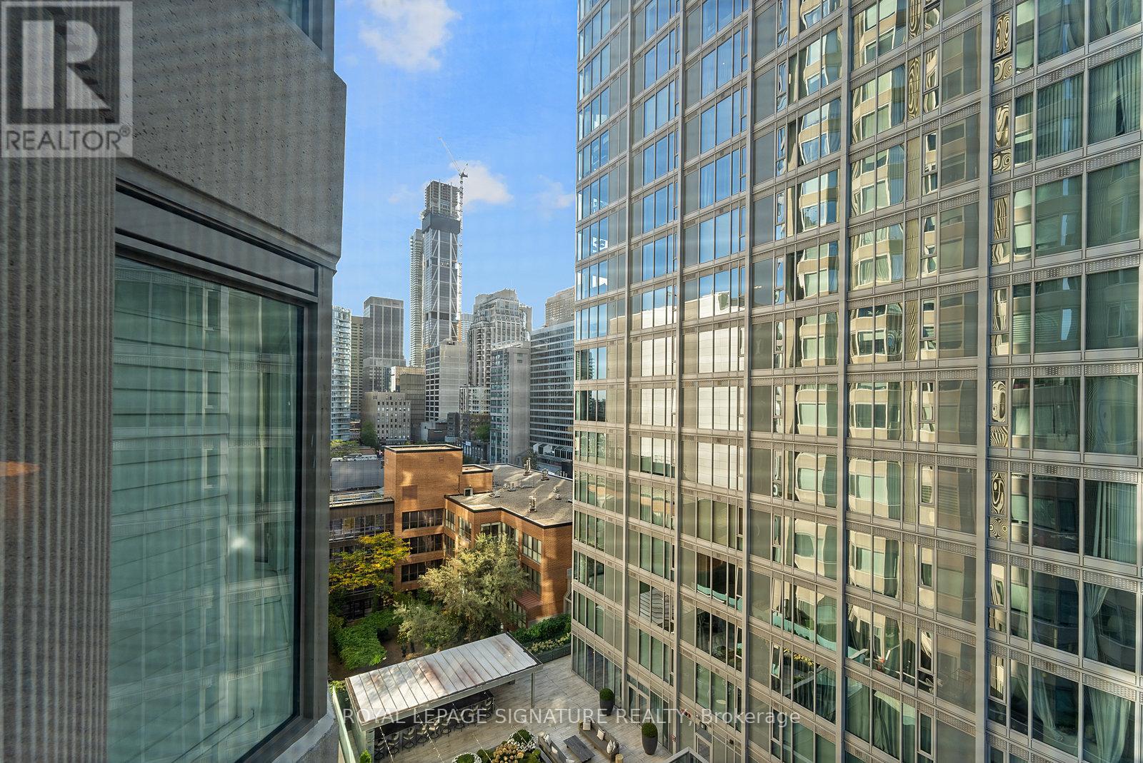 1013 - 155 Yorkville Avenue, Toronto (Annex), Ontario  M5R 0B4 - Photo 16 - C12446991
