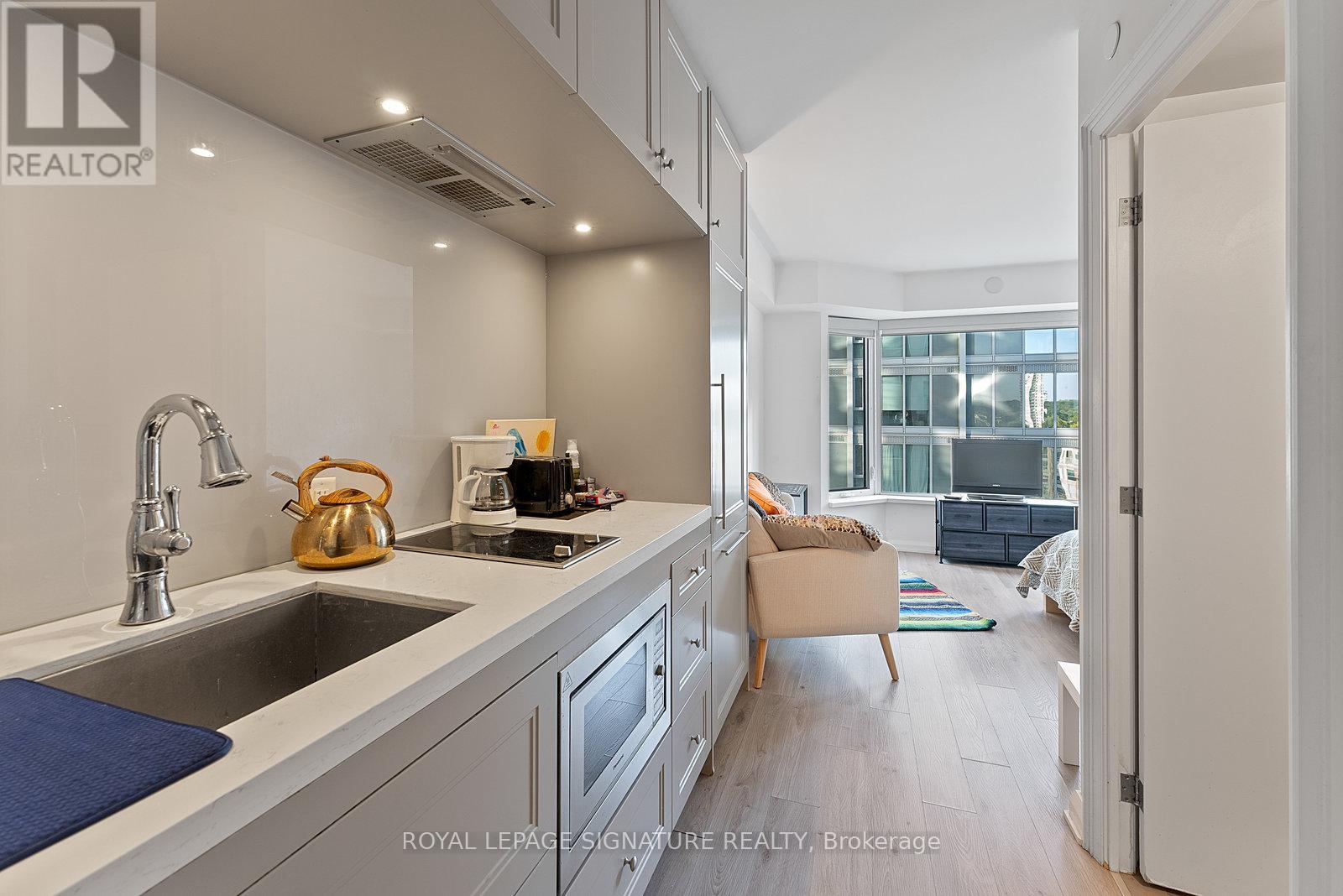1013 - 155 Yorkville Avenue, Toronto (Annex), Ontario  M5R 0B4 - Photo 6 - C12446991