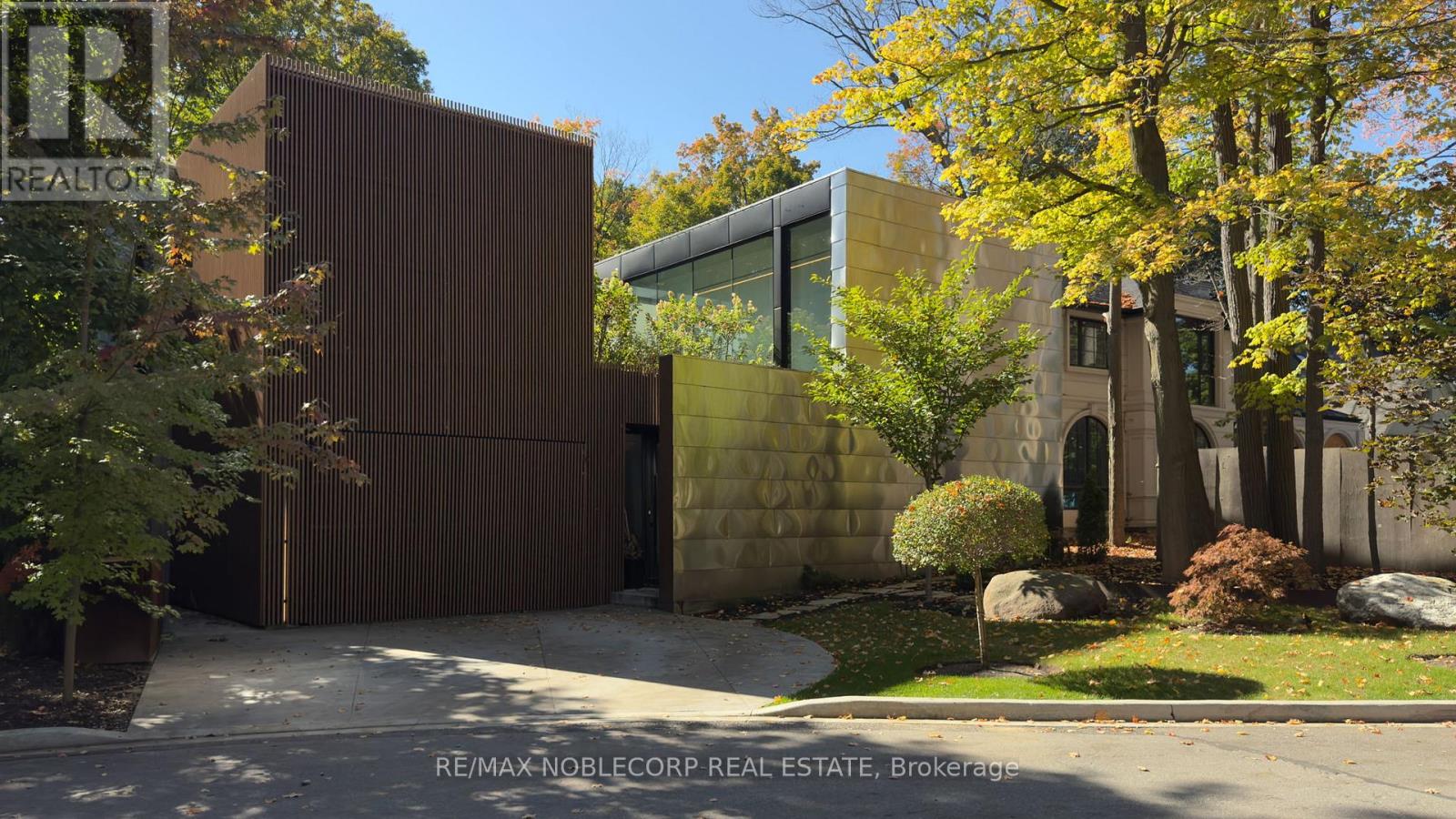 7 Waxwing Place, Toronto (Banbury-Don Mills), Ontario  M3C 1N5 - Photo 1 - C12447062