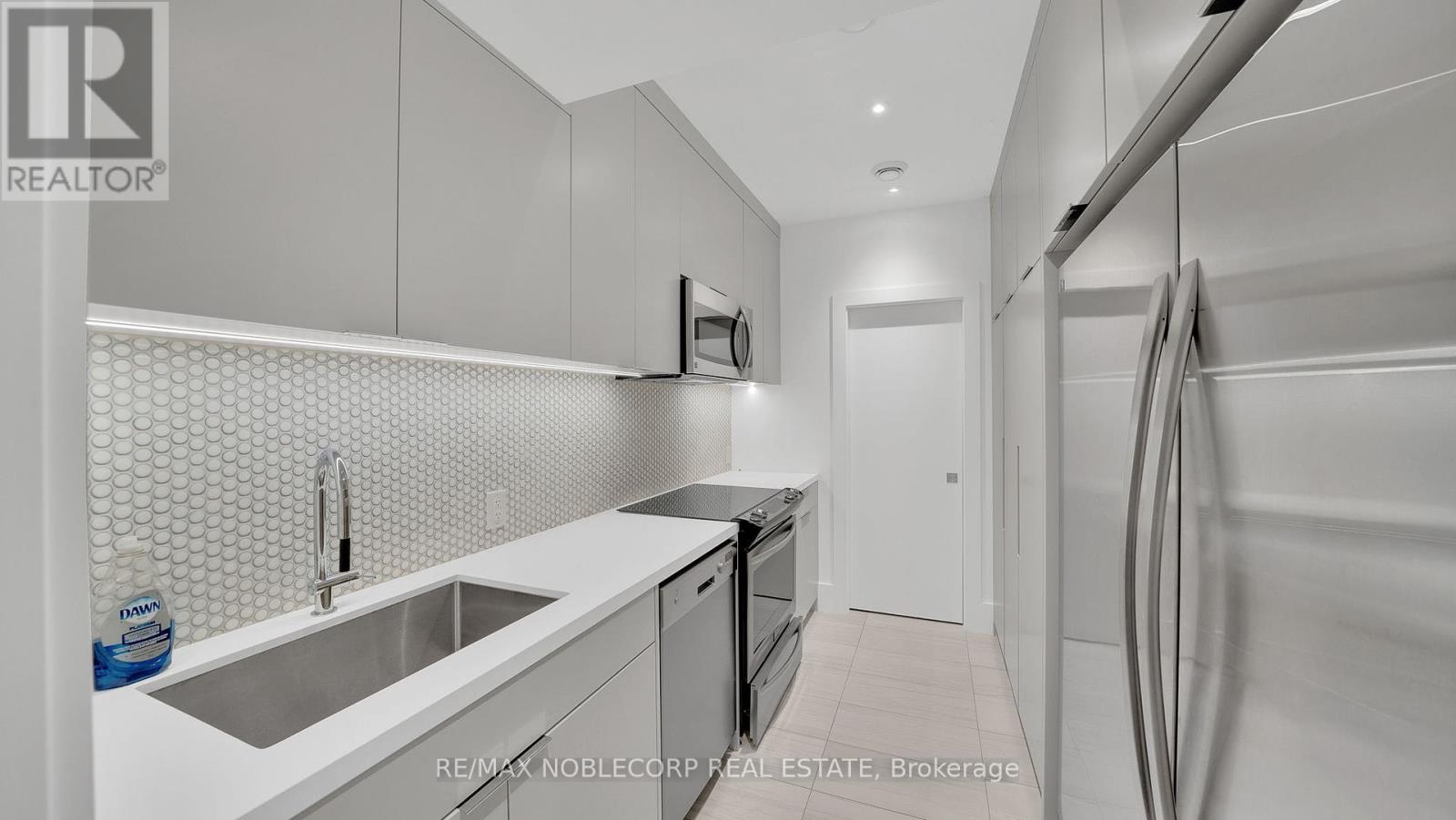 7 Waxwing Place, Toronto (Banbury-Don Mills), Ontario  M3C 1N5 - Photo 28 - C12447062