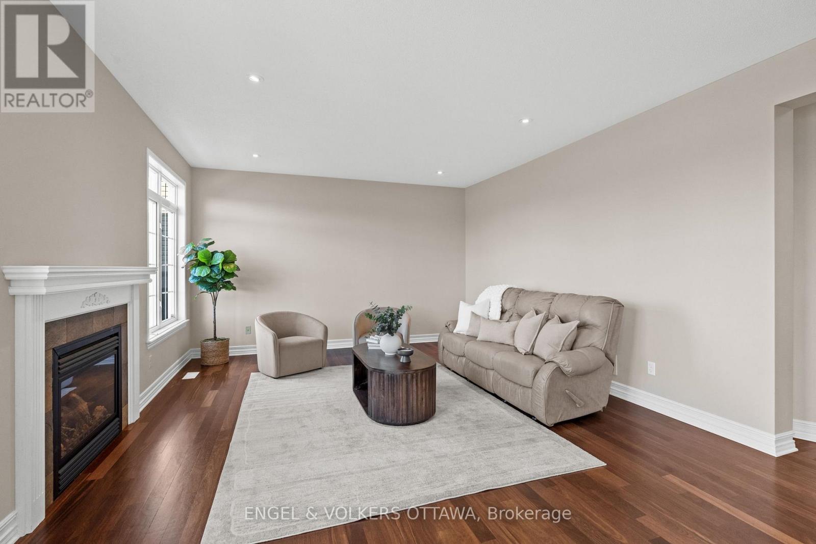 788 Kilbirnie Drive, Ottawa, Ontario  K2J 0M4 - Photo 11 - X12447104