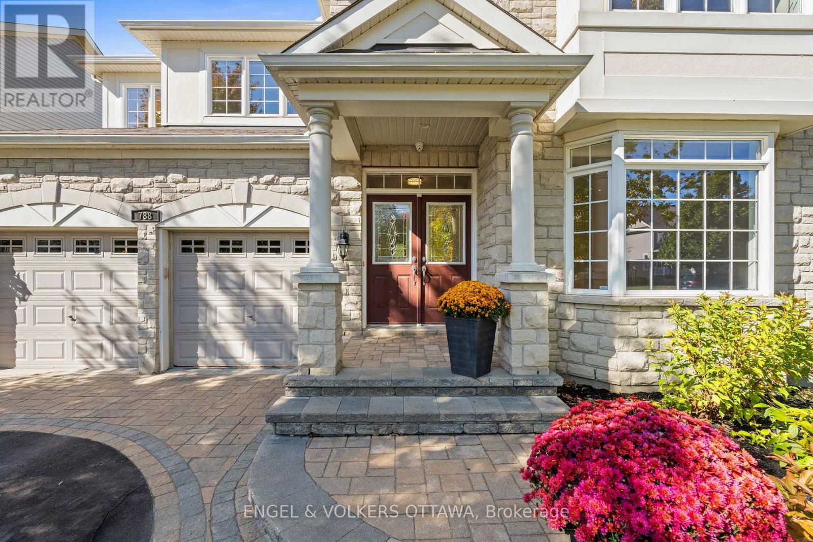 788 Kilbirnie Drive, Ottawa, Ontario  K2J 0M4 - Photo 3 - X12447104