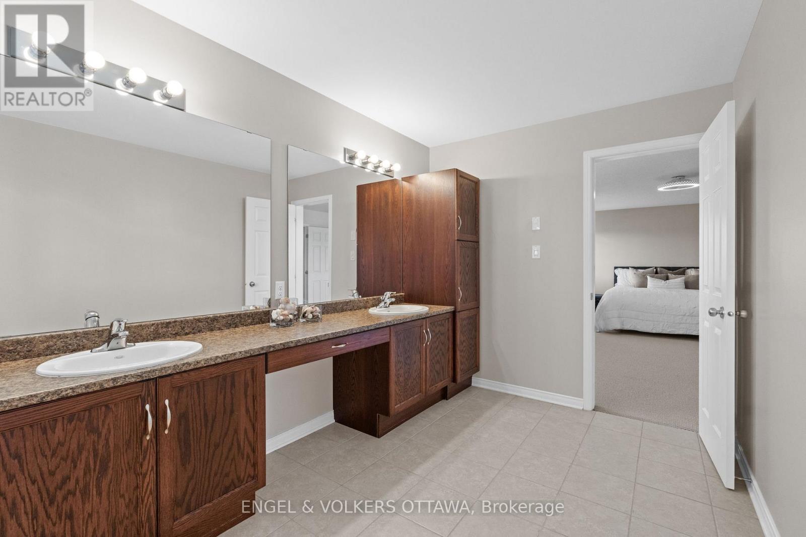 788 Kilbirnie Drive, Ottawa, Ontario  K2J 0M4 - Photo 32 - X12447104