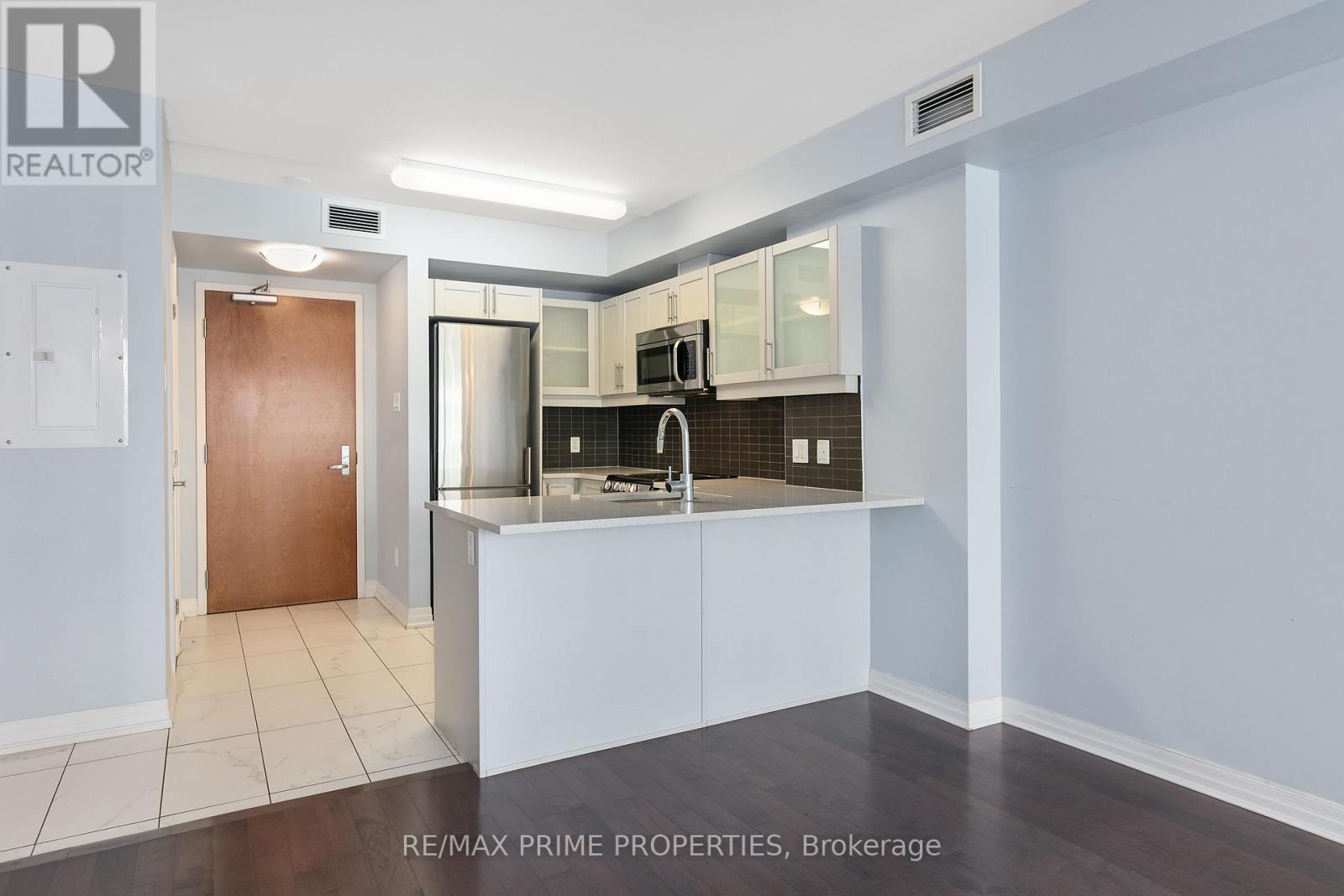 1306 - 195 Besserer Street, Ottawa, Ontario  K1N 0B6 - Photo 4 - X12447105