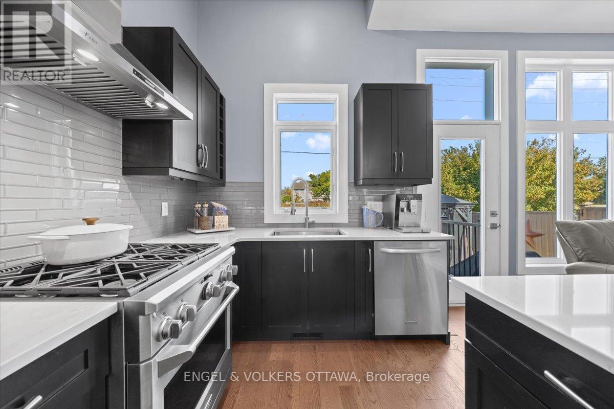 1003 Markwick Crescent, Ottawa, Ontario  K4A 4X5 - Photo 13 - X12447252