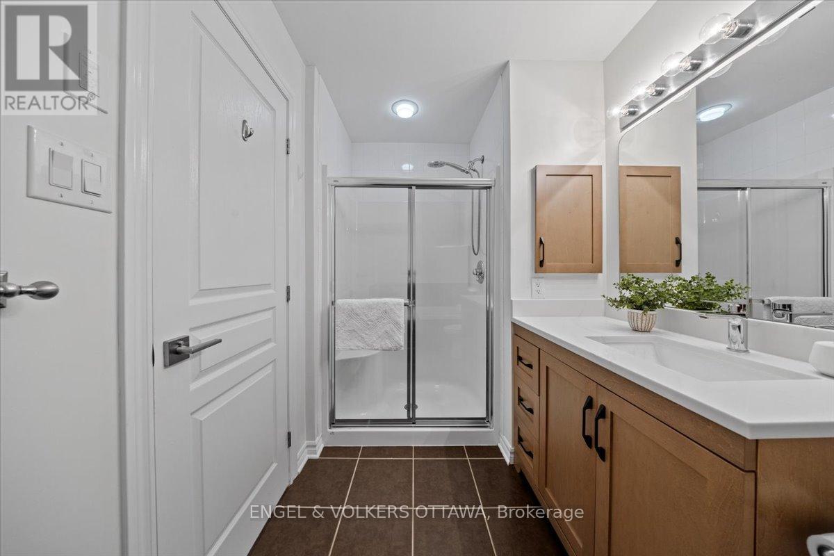 1003 Markwick Crescent, Ottawa, Ontario  K4A 4X5 - Photo 22 - X12447252