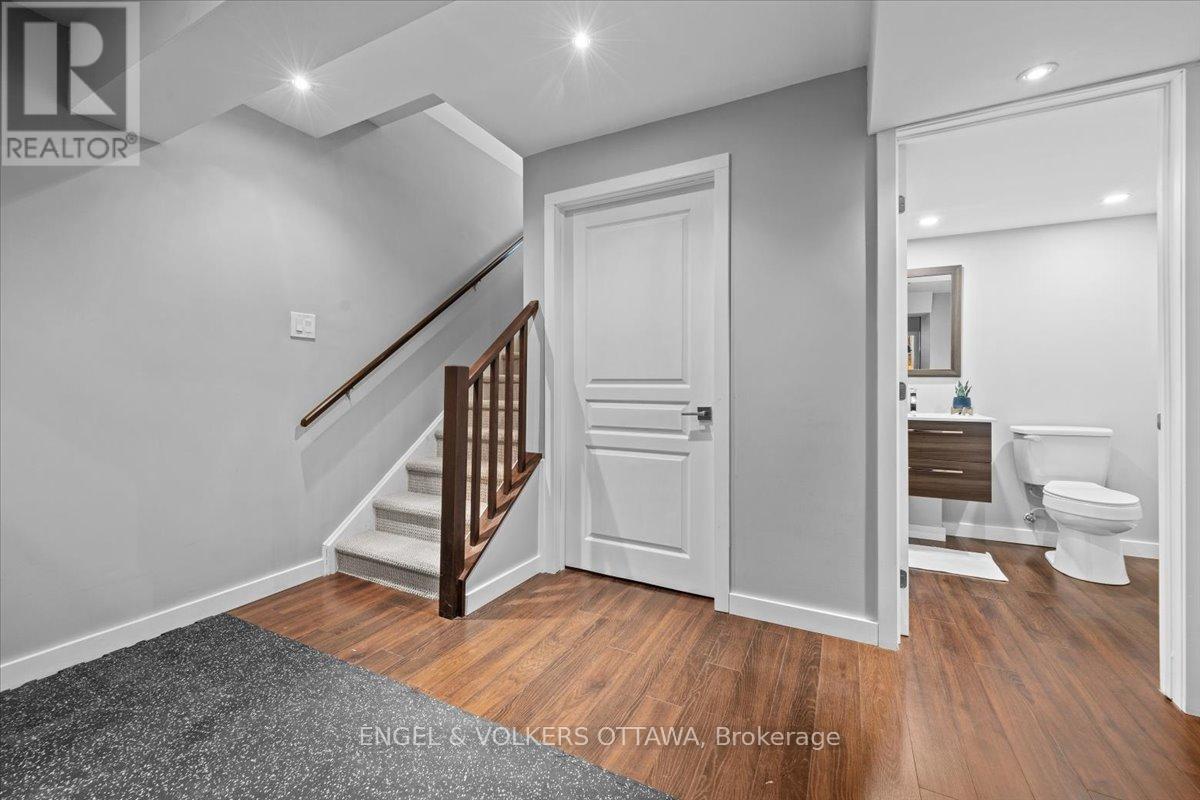 1003 Markwick Crescent, Ottawa, Ontario  K4A 4X5 - Photo 27 - X12447252