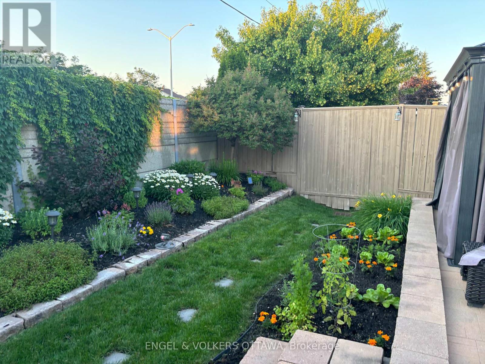 1003 Markwick Crescent, Ottawa, Ontario  K4A 4X5 - Photo 39 - X12447252