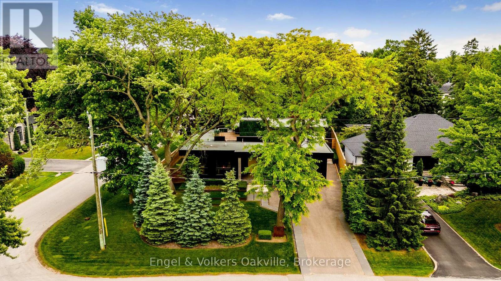 1516 Duncan Road, Oakville, Ontario  L6J 2R3 - Photo 2 - W12447179