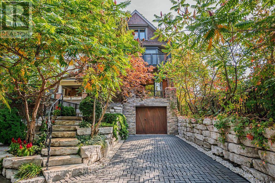 151 BALSAM AVENUE, Toronto, Ontario