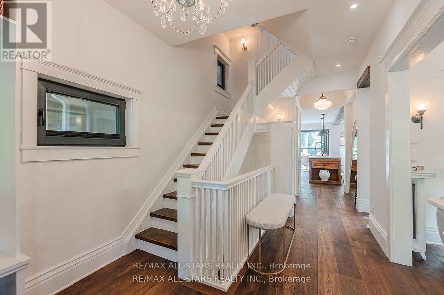 151 Balsam Avenue, Toronto, Ontario  M4E 3C2 - Photo 7 - E12447022