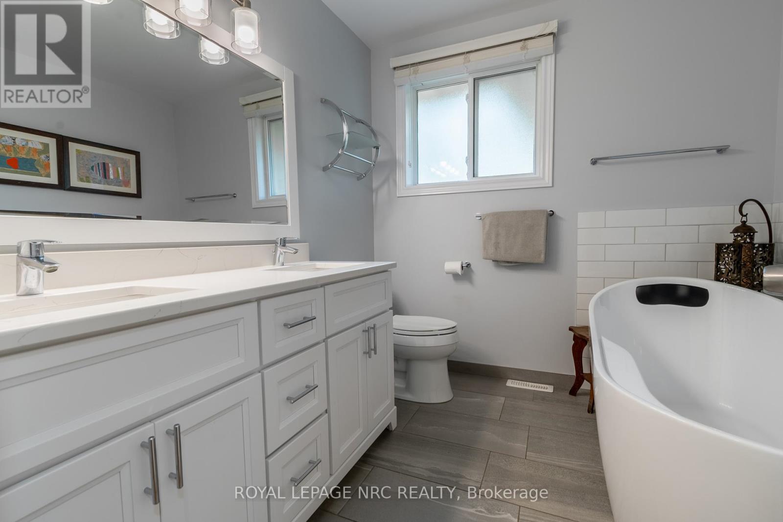 189 William Street, Niagara-On-The-Lake (Town), Ontario  L0S 1J0 - Photo 14 - X12446708