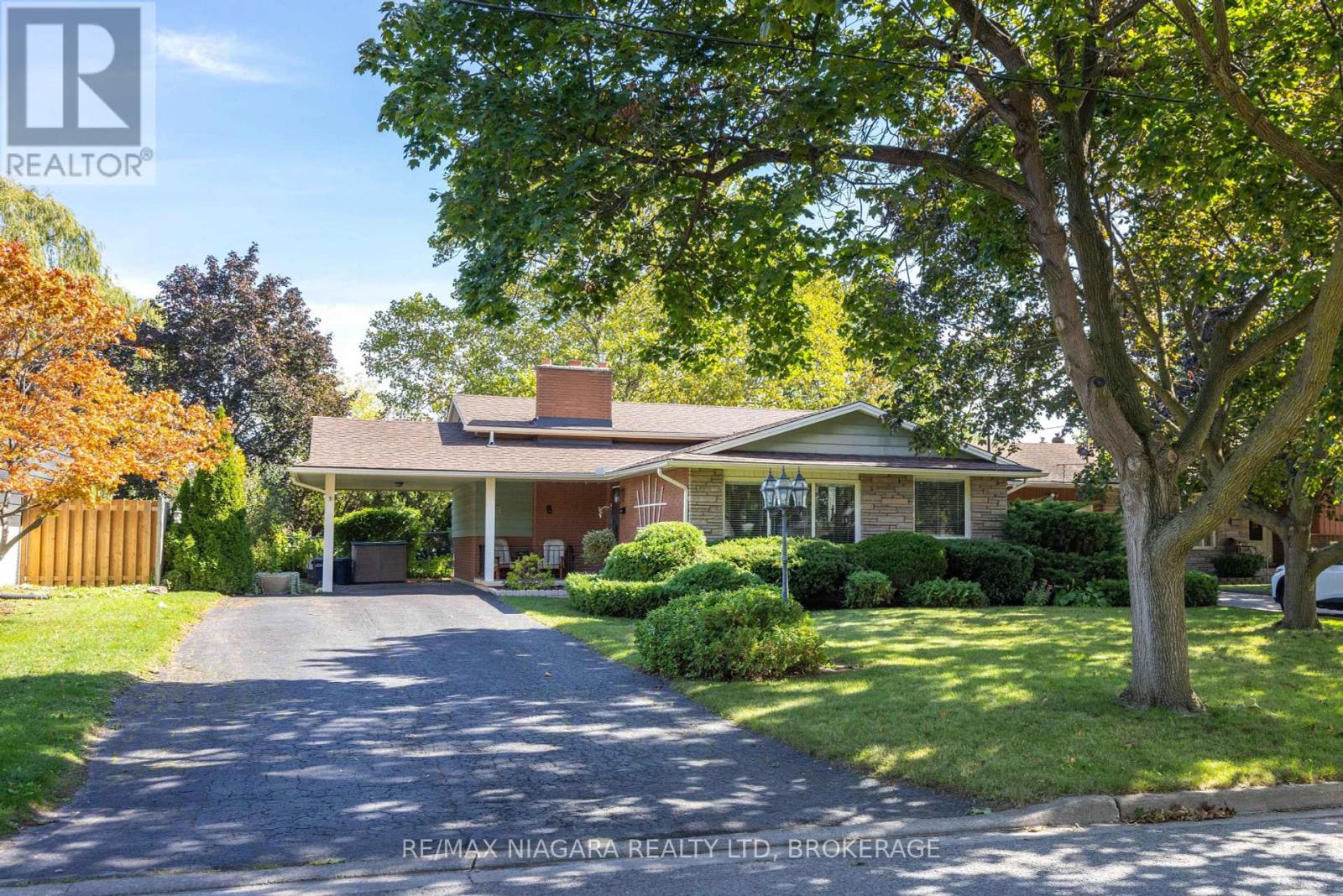 8 Jefferson Drive, St. Catharines, Ontario  L2N 3T9 - Photo 1 - X12447224