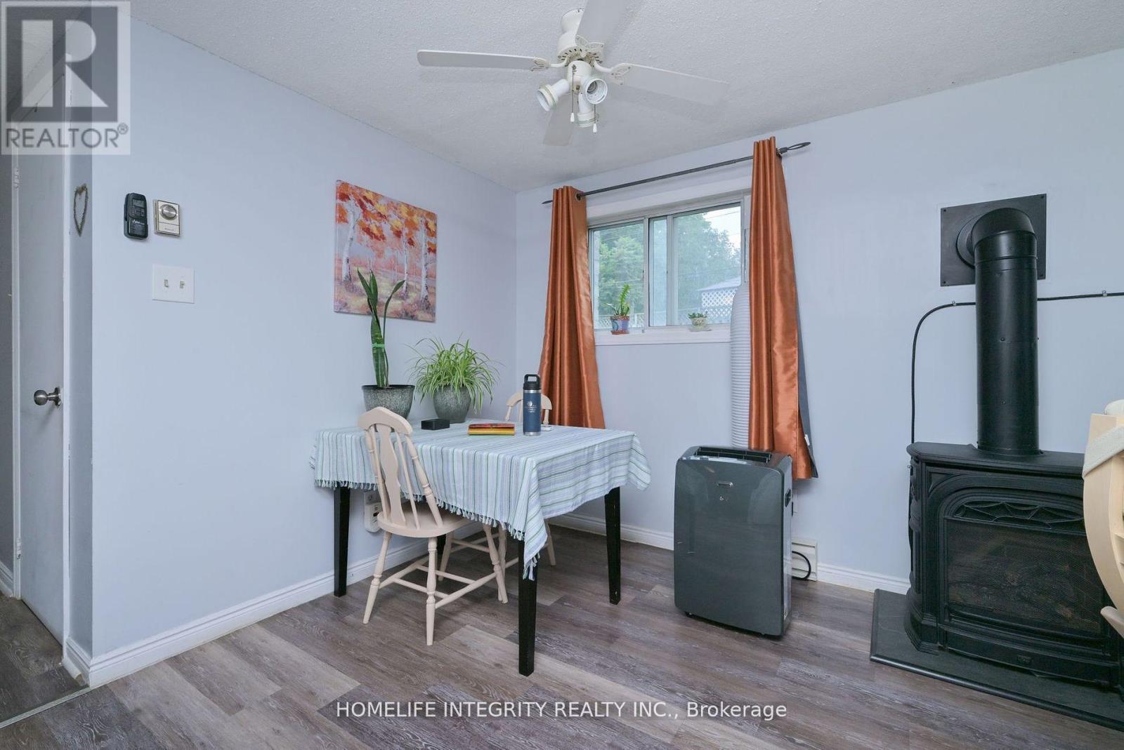 254 Centre Street E, Essa (Angus), Ontario  L0M 1B2 - Photo 12 - N12446983