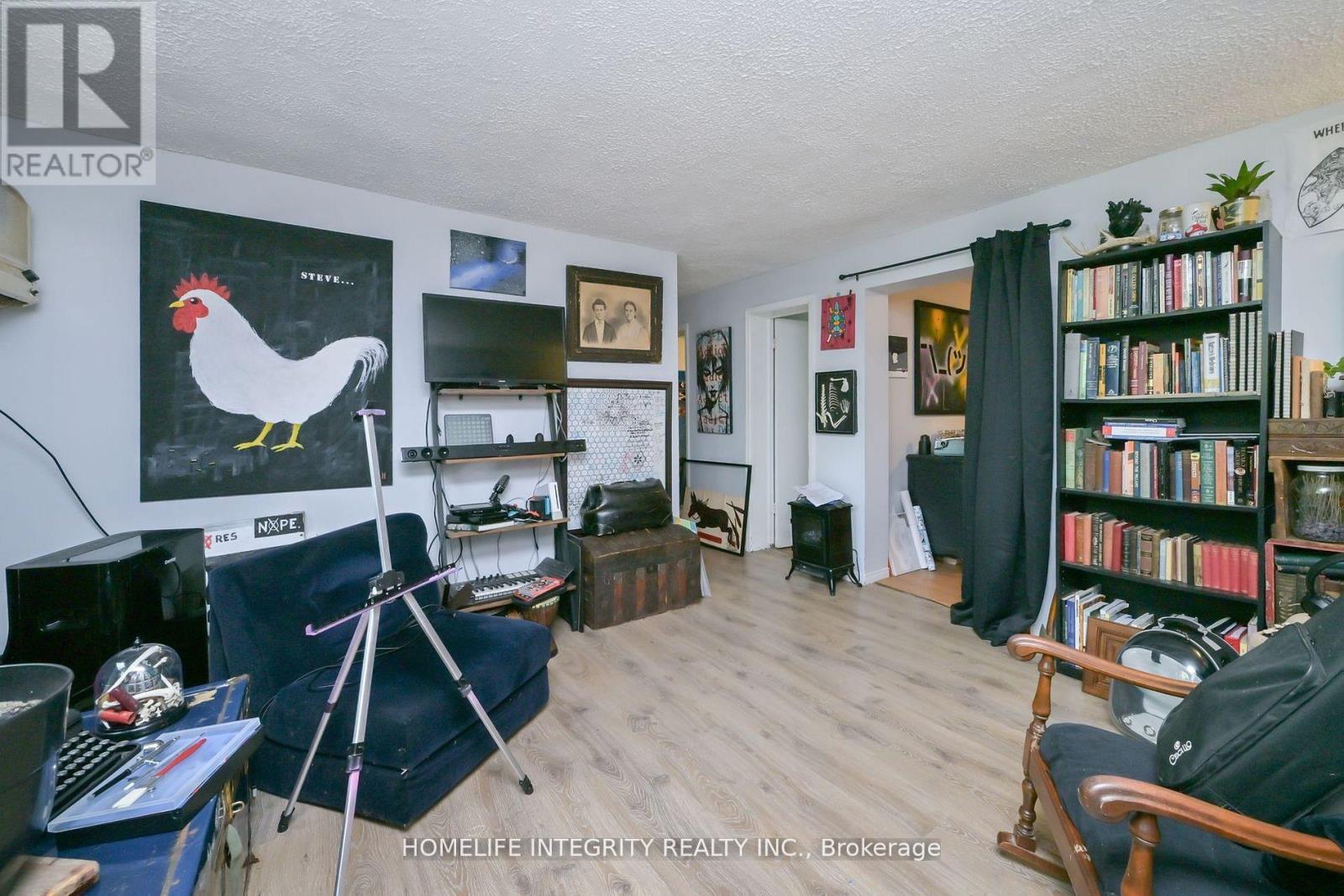 254 Centre Street E, Essa (Angus), Ontario  L0M 1B2 - Photo 15 - N12446983