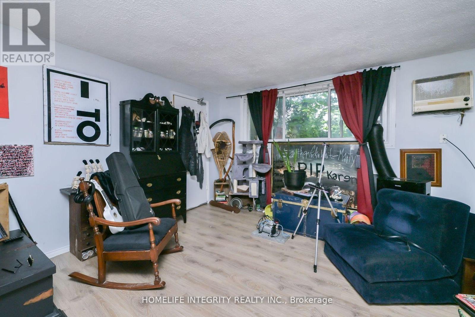 254 Centre Street E, Essa (Angus), Ontario  L0M 1B2 - Photo 16 - N12446983