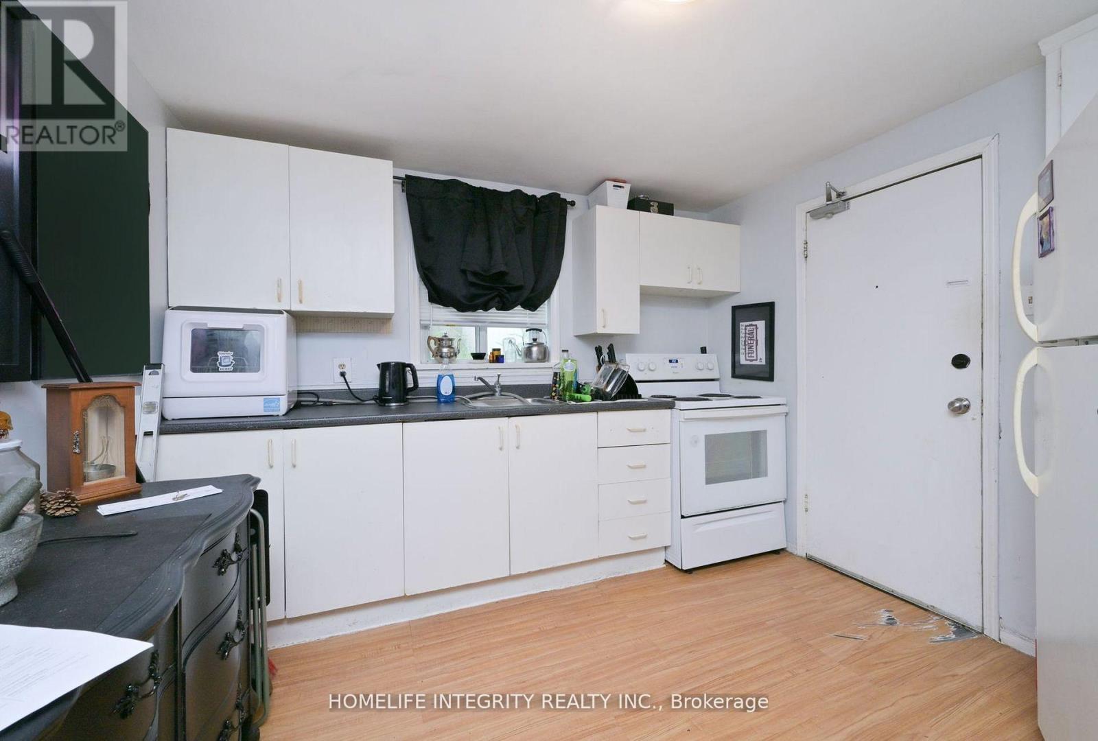 254 Centre Street E, Essa (Angus), Ontario  L0M 1B2 - Photo 17 - N12446983