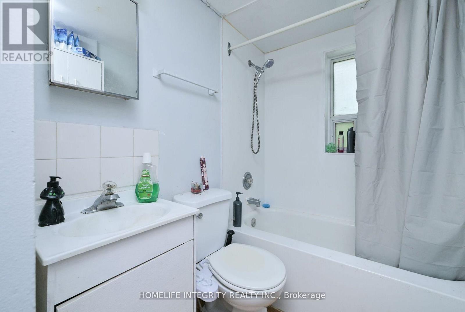 254 Centre Street E, Essa (Angus), Ontario  L0M 1B2 - Photo 19 - N12446983