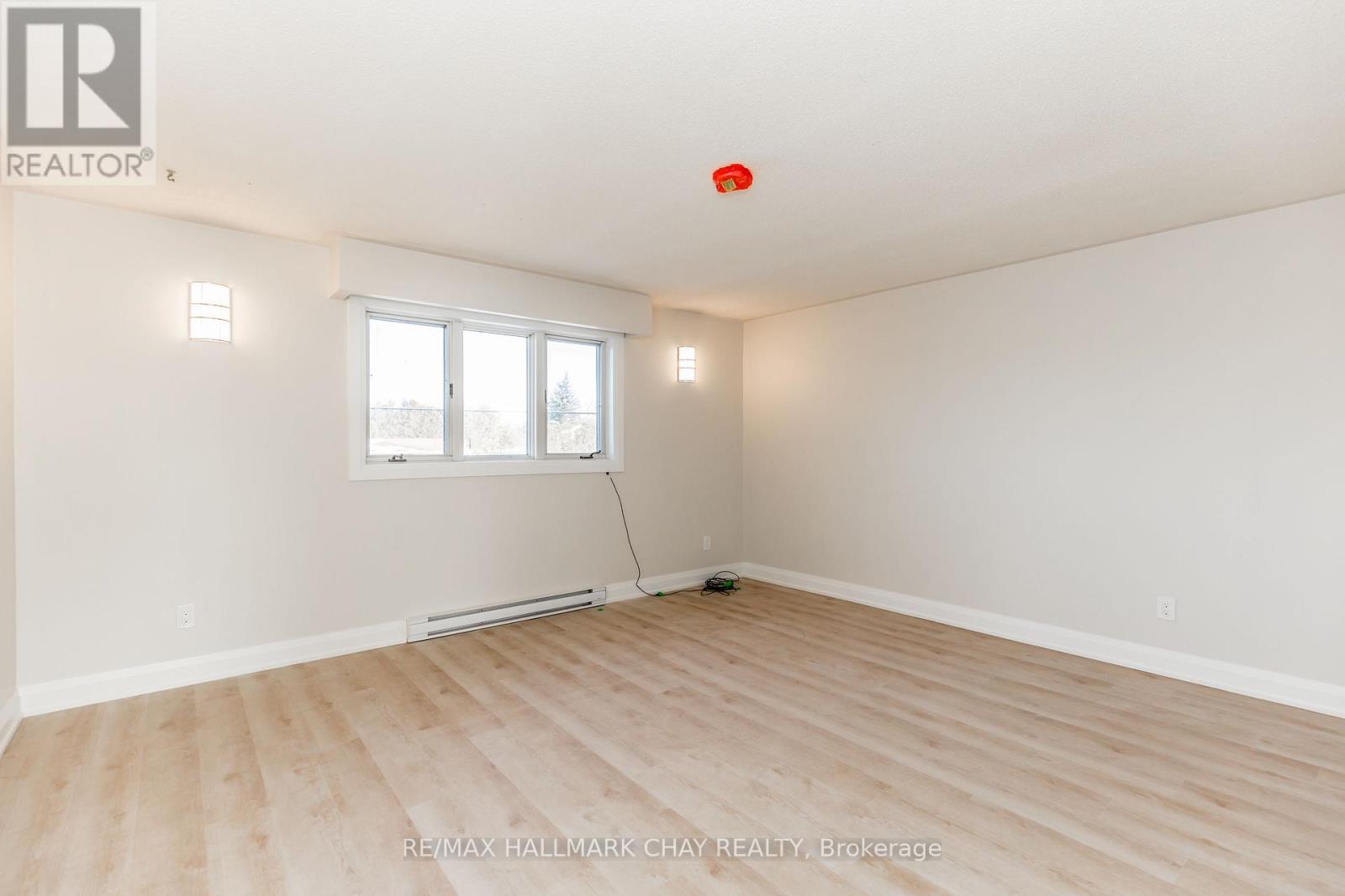 Upper - 3993 Stouffville Road, Whitchurch-Stouffville, Ontario  L4A 3X1 - Photo 24 - N12446984