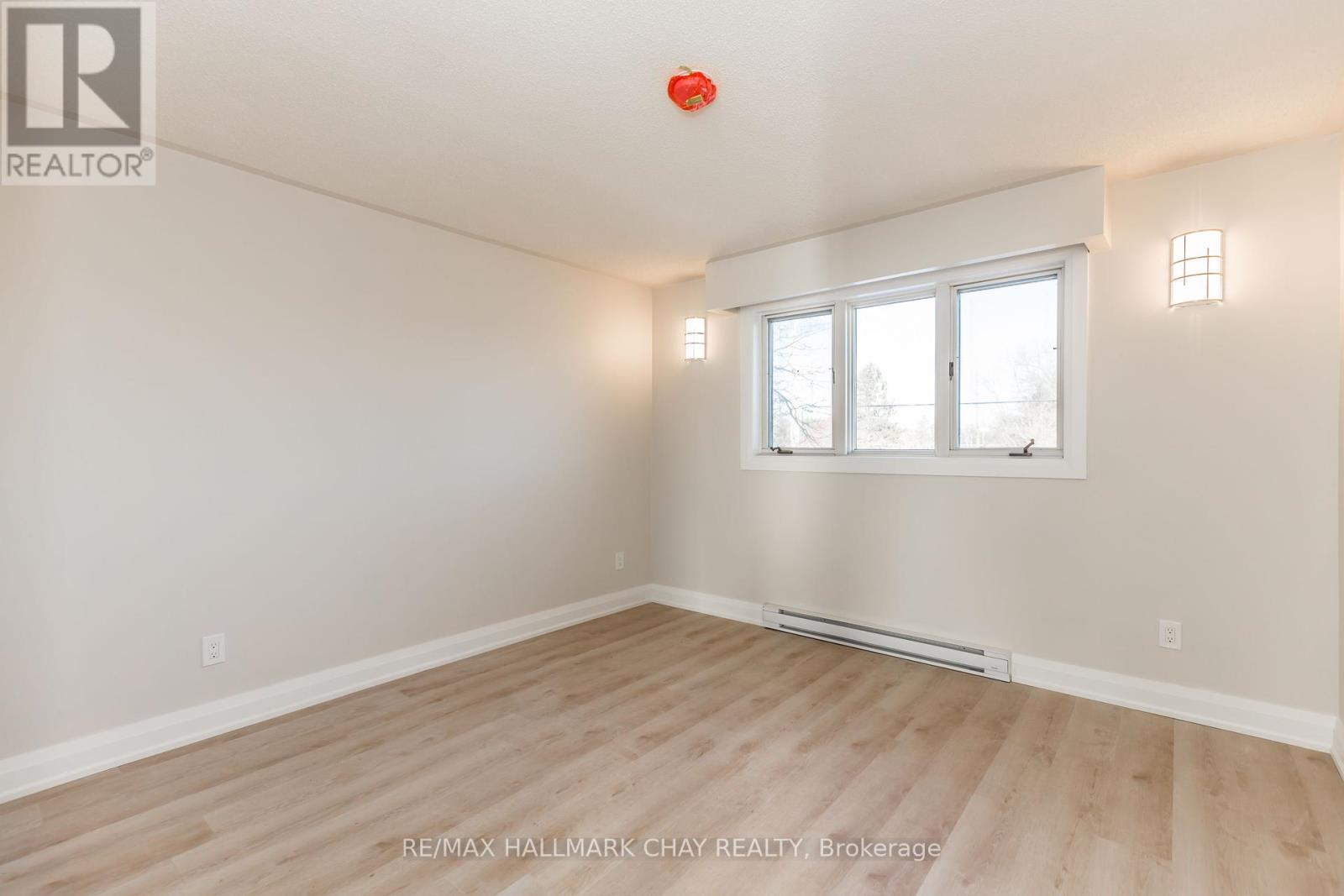 Upper - 3993 Stouffville Road, Whitchurch-Stouffville, Ontario  L4A 3X1 - Photo 26 - N12446984