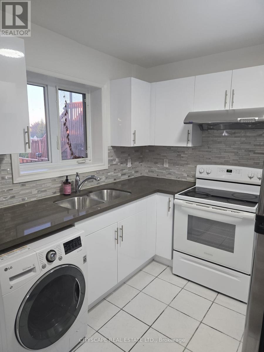 47 Eddington Place W, Vaughan, Ontario  L6A 3P3 - Photo 3 - N12446996