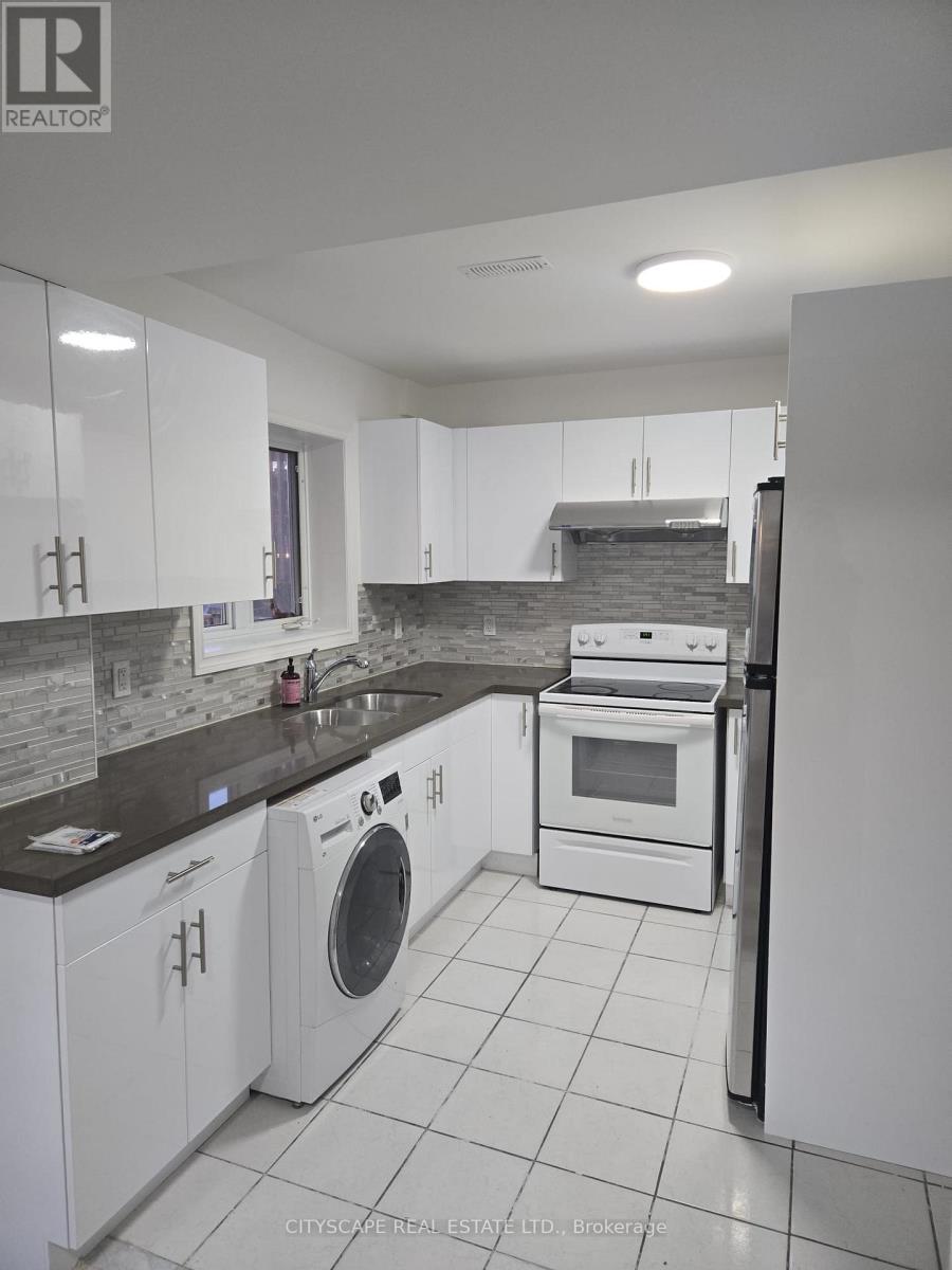 47 Eddington Place W, Vaughan, Ontario  L6A 3P3 - Photo 4 - N12446996