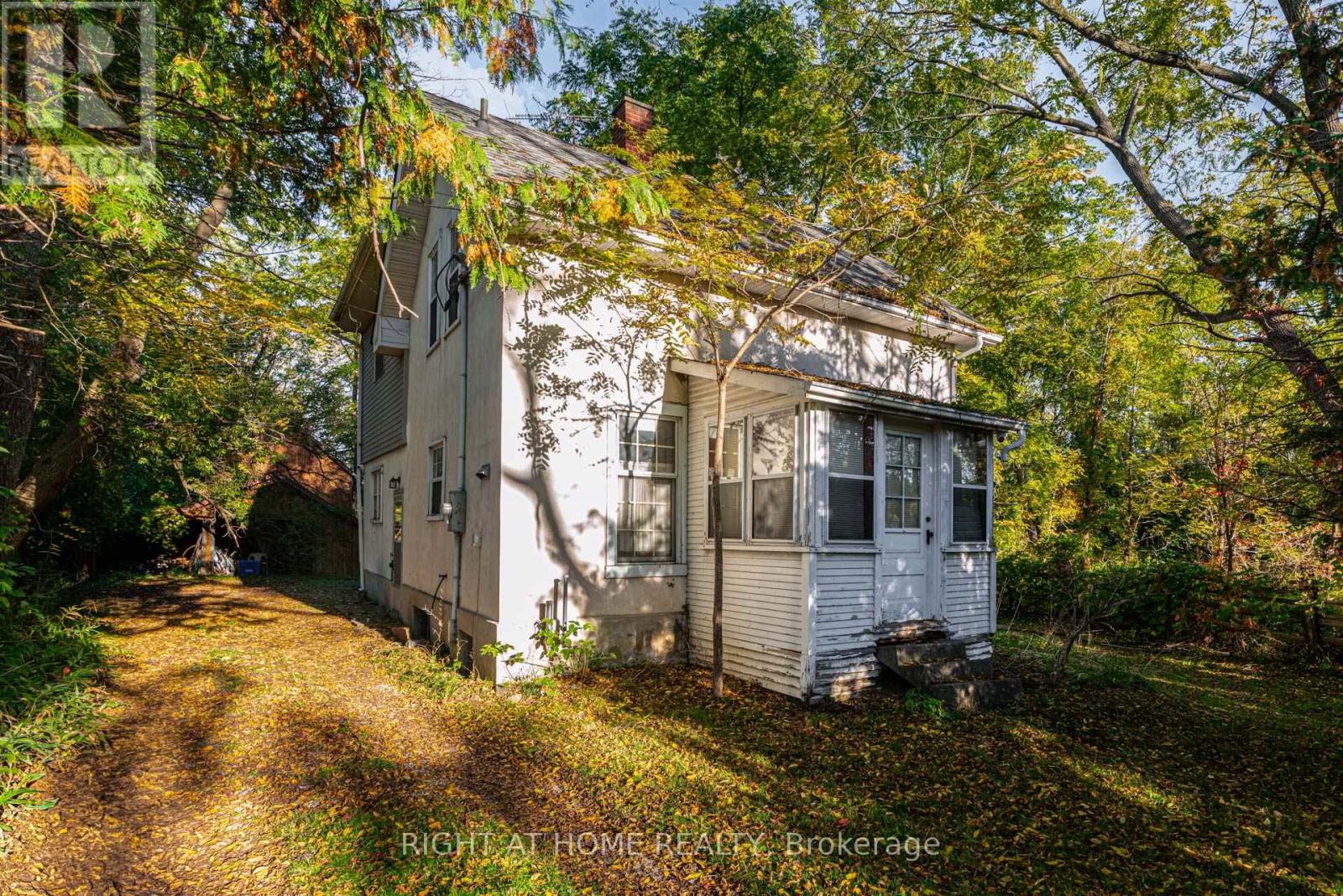 315 Main Street N, Newmarket (Bristol-London), Ontario  L3Y 9A9 - Photo 2 - N12447011