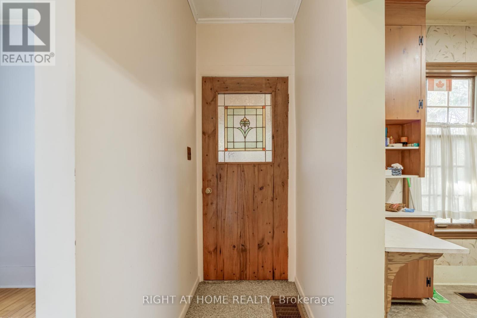 315 Main Street N, Newmarket (Bristol-London), Ontario  L3Y 9A9 - Photo 5 - N12447011