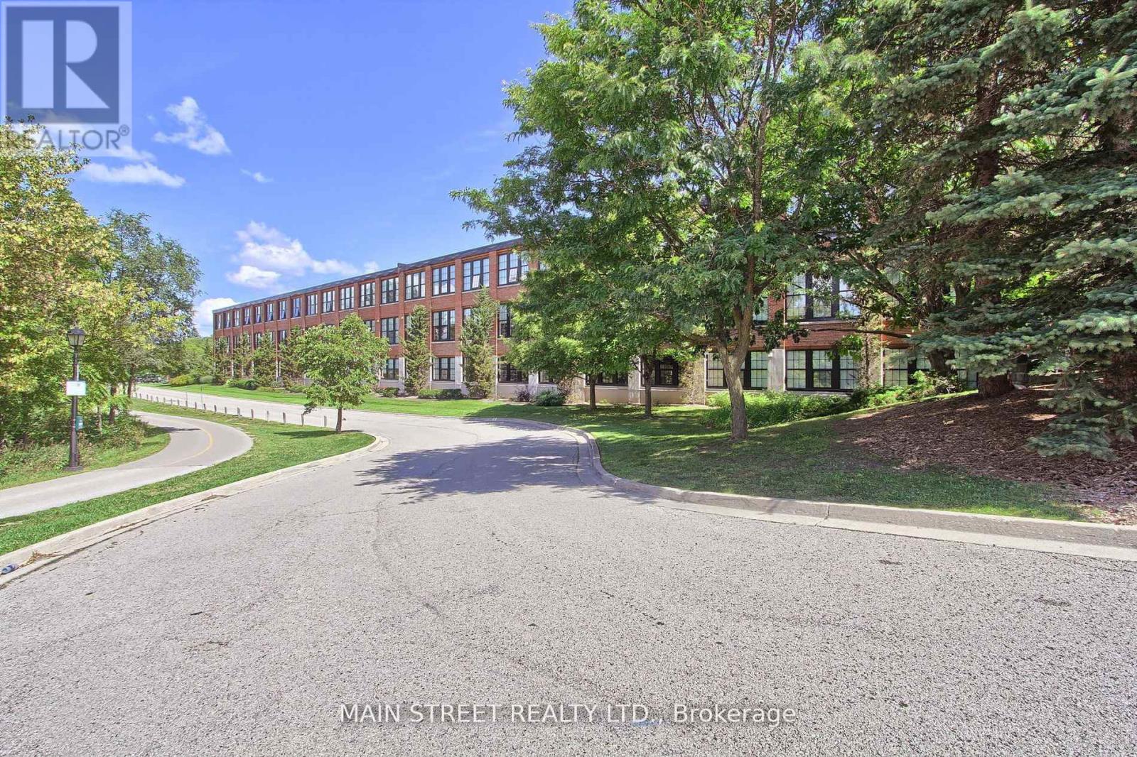107 - 543 Timothy Street, Newmarket (Central Newmarket), Ontario  L3Y 1R1 - Photo 2 - N12447072