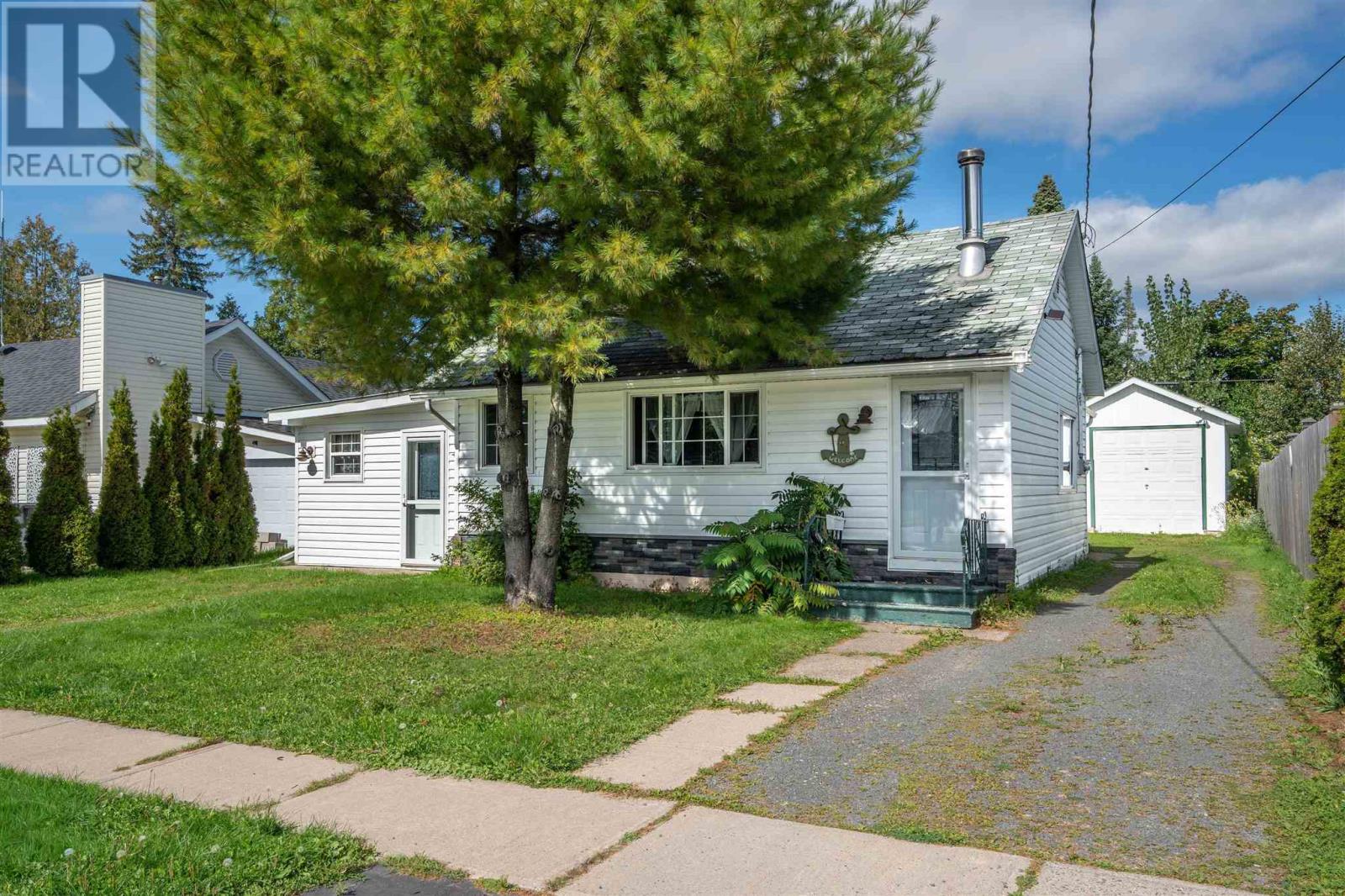 64 Curran Dr, Sault Ste. Marie, Ontario  P6B 1L1 - Photo 2 - SM252707