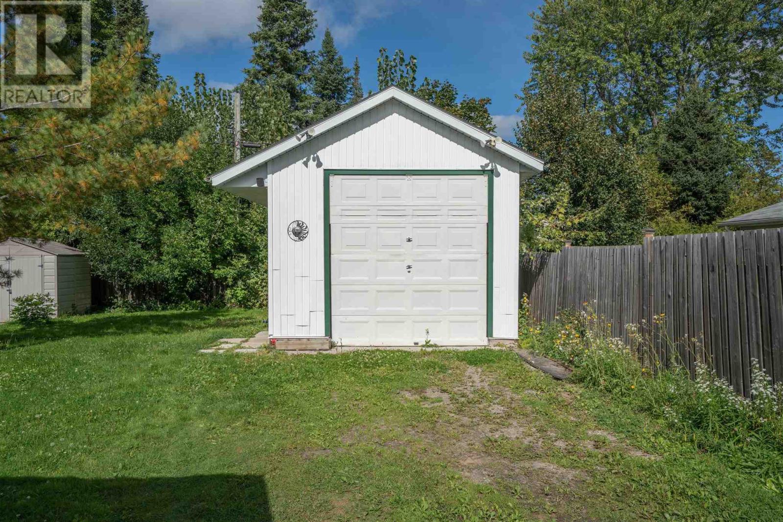 64 Curran Dr, Sault Ste. Marie, Ontario  P6B 1L1 - Photo 6 - SM252707