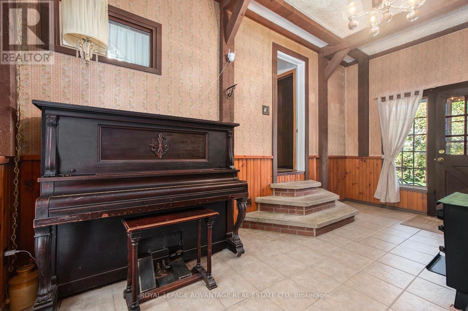 815 Christie Lake Road, Tay Valley, Ontario  K7H 3C6 - Photo 10 - X12447098