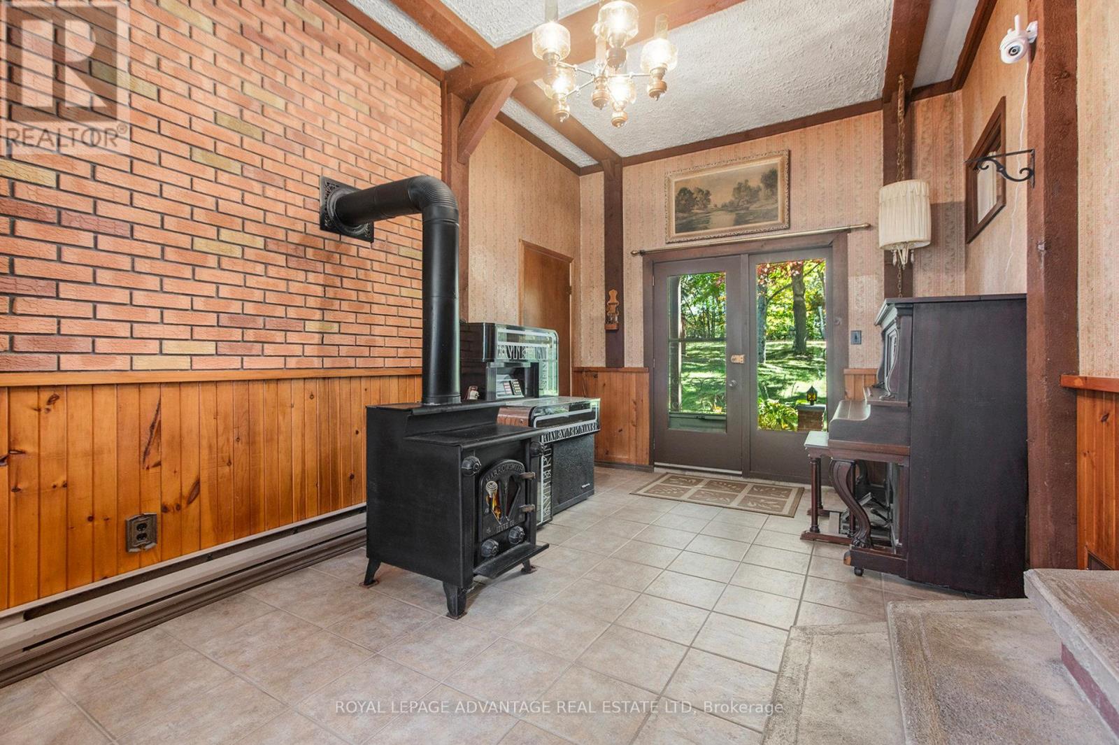 815 Christie Lake Road, Tay Valley, Ontario  K7H 3C6 - Photo 9 - X12447098