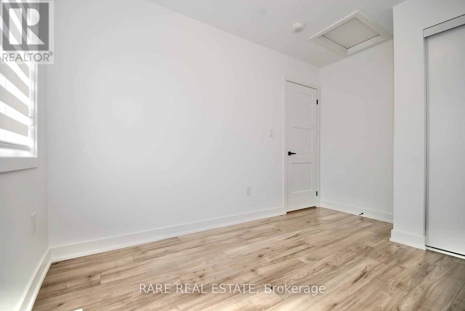 5 Pumpkin Corner Crescent, Barrie, Ontario  L9J 0C2 - Photo 10 - S12446989