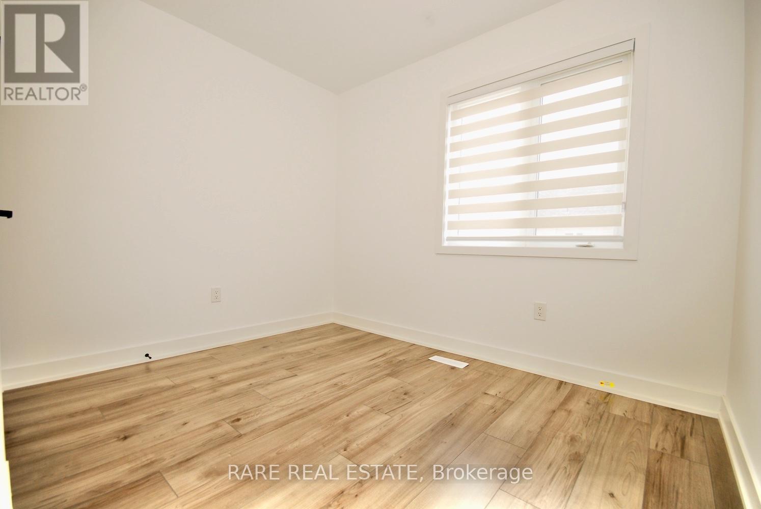 5 Pumpkin Corner Crescent, Barrie, Ontario  L9J 0C2 - Photo 12 - S12446989